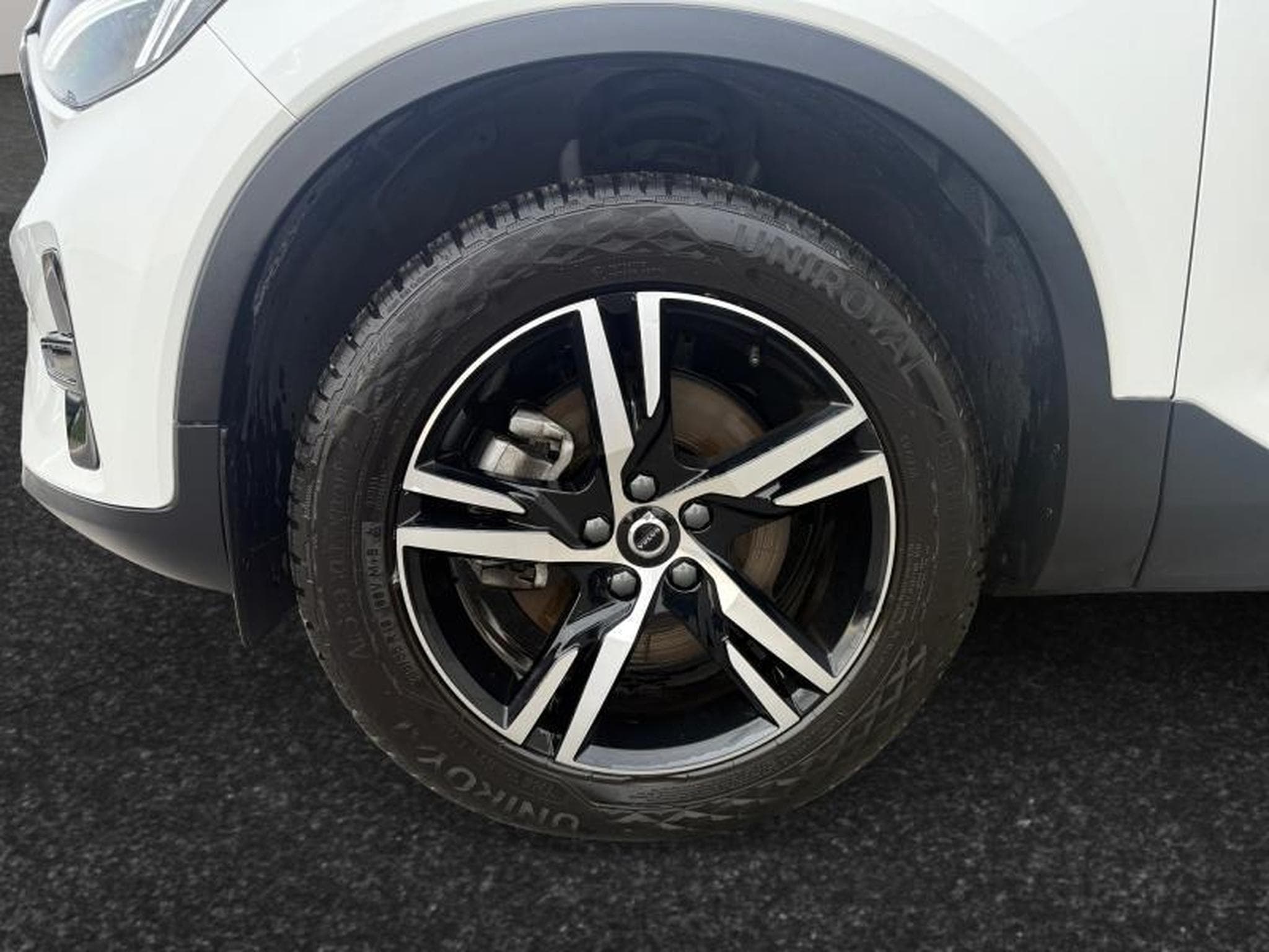 Volvo XC40 B3 Plus Dark / Essence (2025) - Photo 14