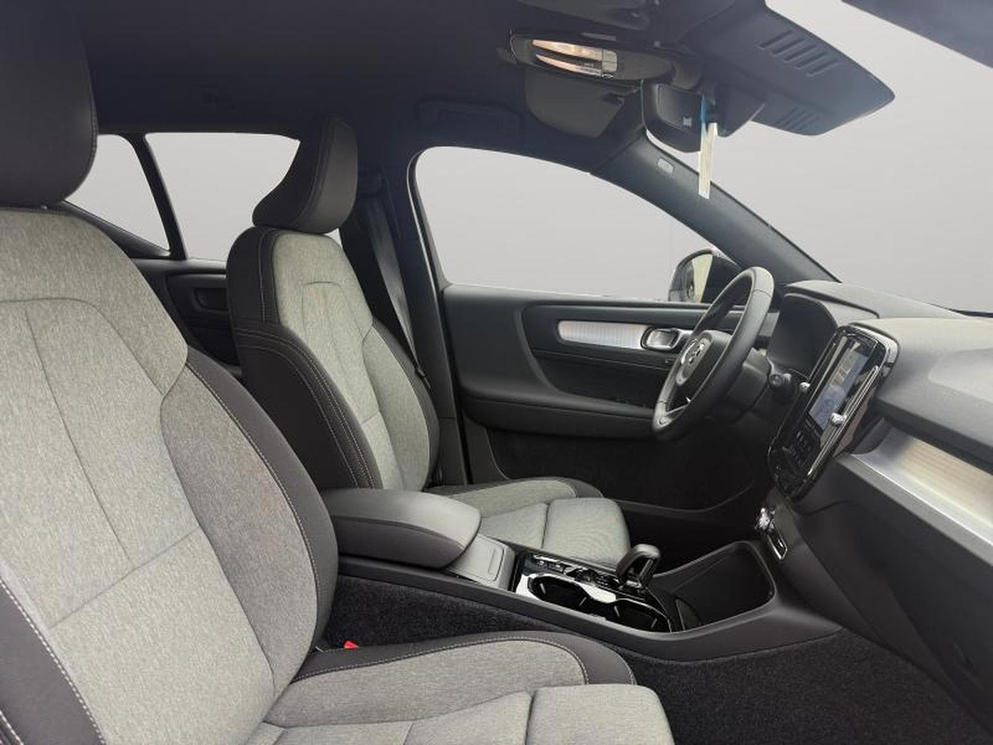 Volvo XC40 B3 Plus Dark / Essence (2025) - Photo 15