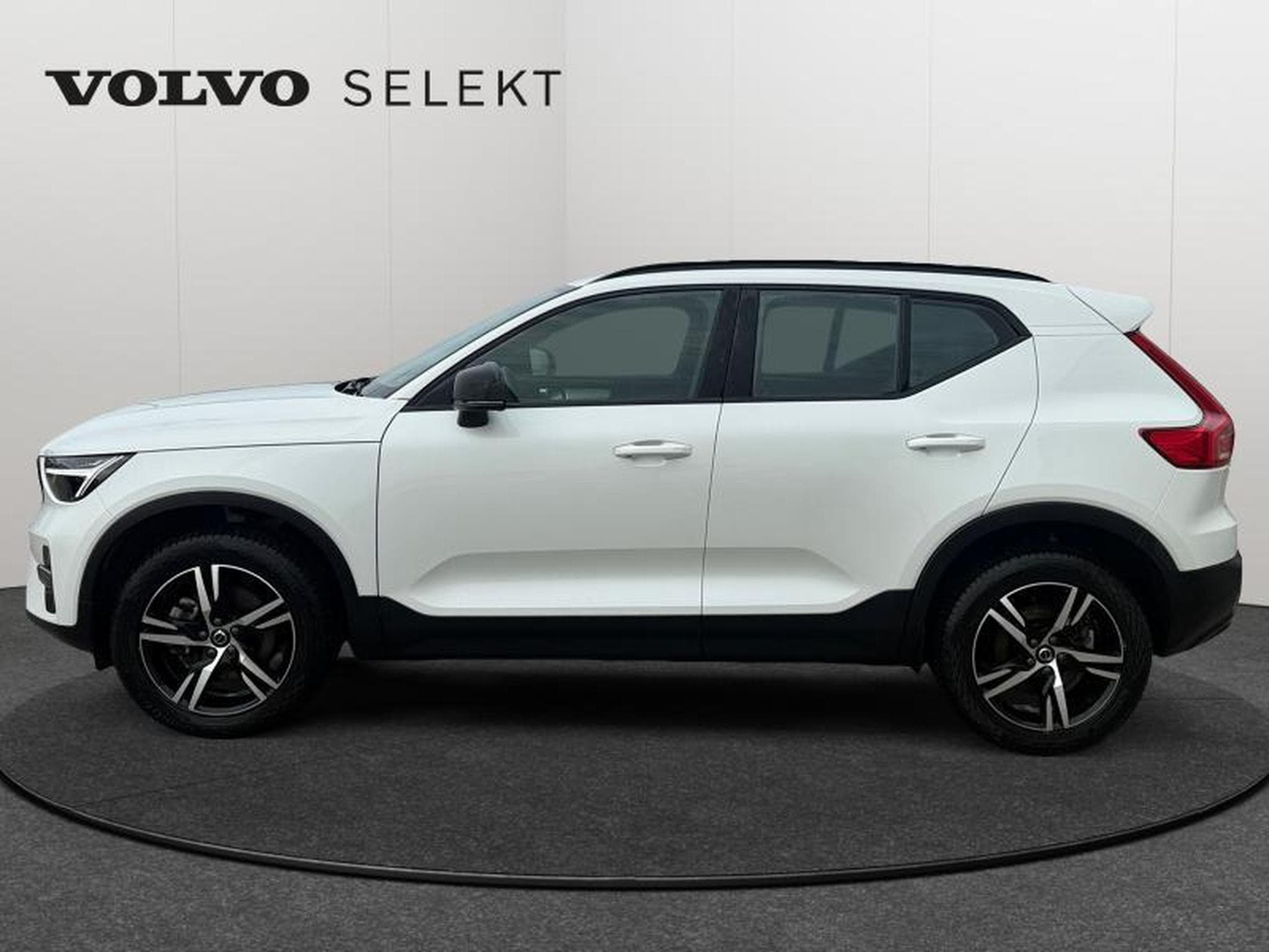 Volvo XC40 B3 Plus Dark / Essence (2025) - Photo 4