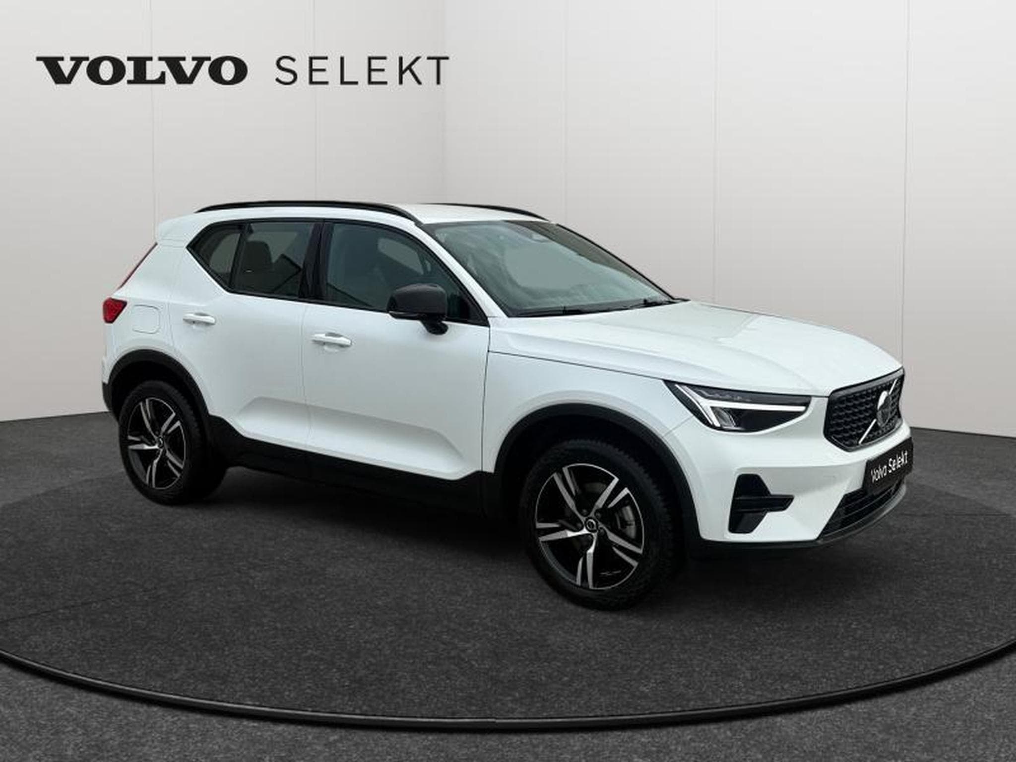 Volvo XC40 B3 Plus Dark / Essence (2025) - Photo 8
