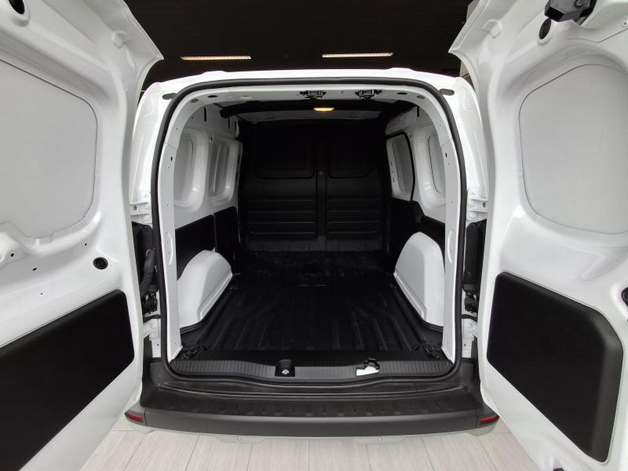 Nissan Townstar VAN EV N-Connecta L1H1 (2025) - Foto 7