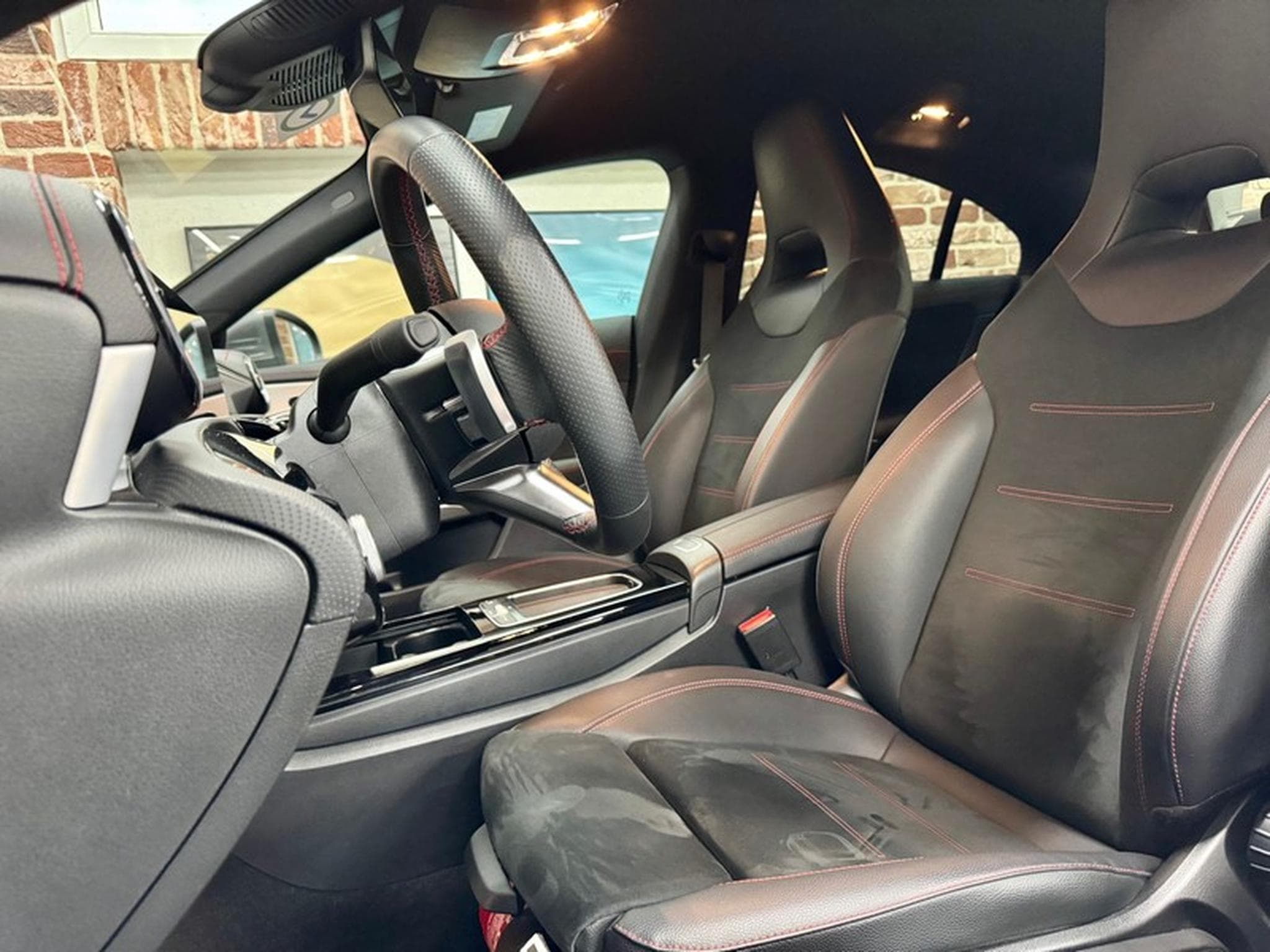 Mercedes CLA 200 CLA 200d Limousine 2.0 150cv AMG-LINE (2023) - Photo 5