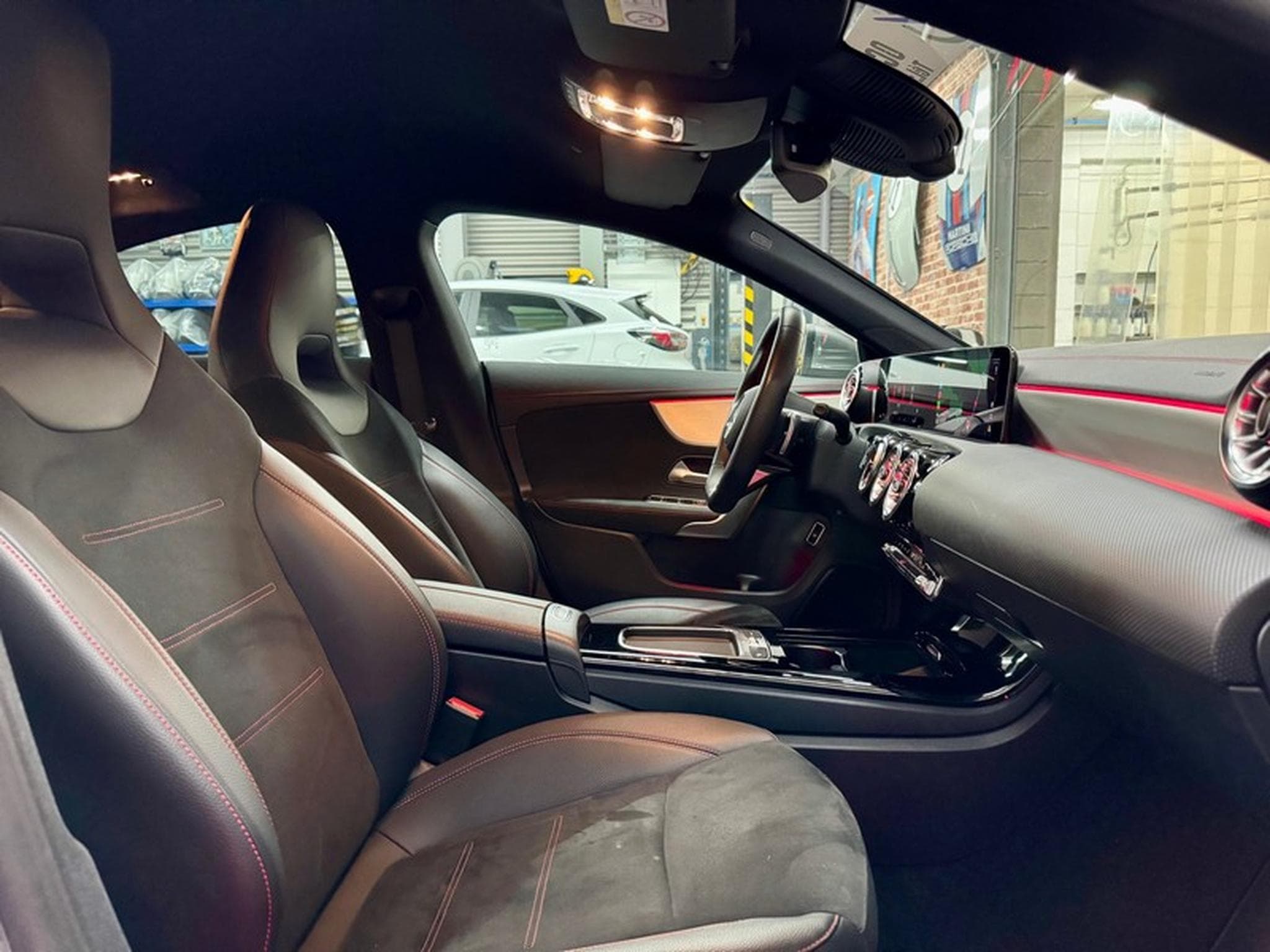 Mercedes CLA 200 CLA 200d Limousine 2.0 150cv AMG-LINE (2023) - Photo 8