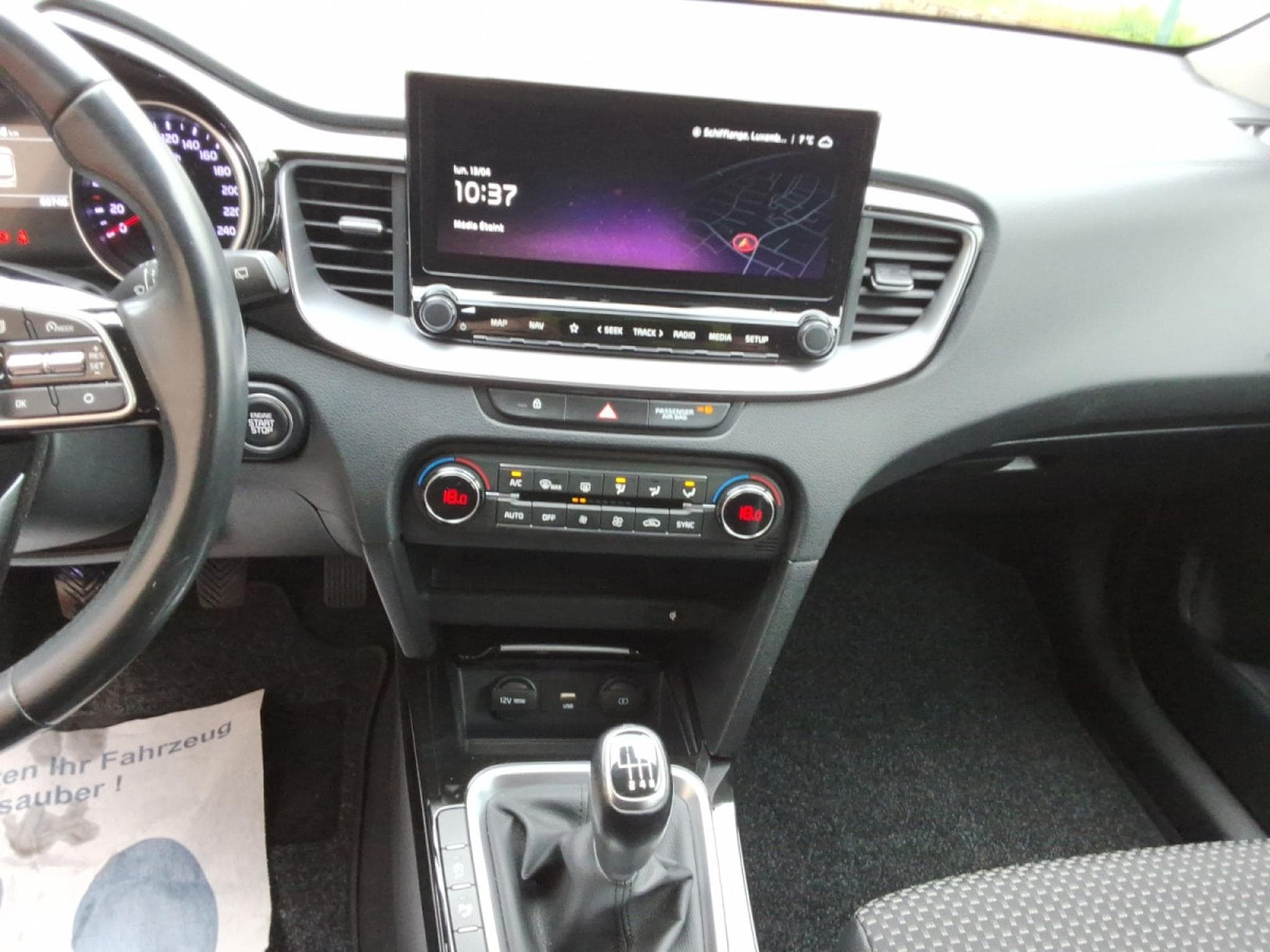 Kia XCeed More (UVO) 1.4 T ISG (2020) - Photo 13