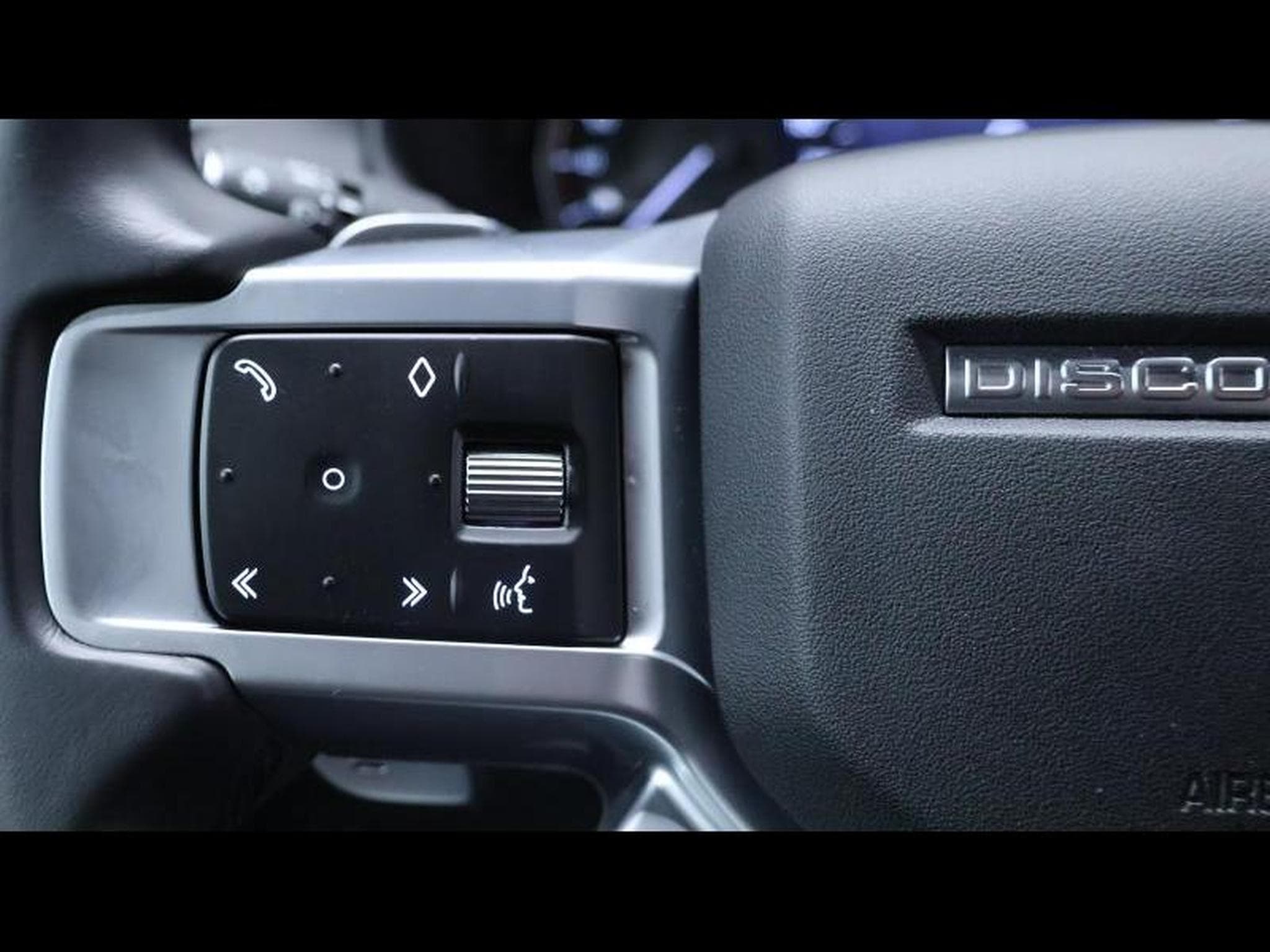 Land-Rover Discovery D250 R-Dynamc SE 7 Places (2024) - Photo 18