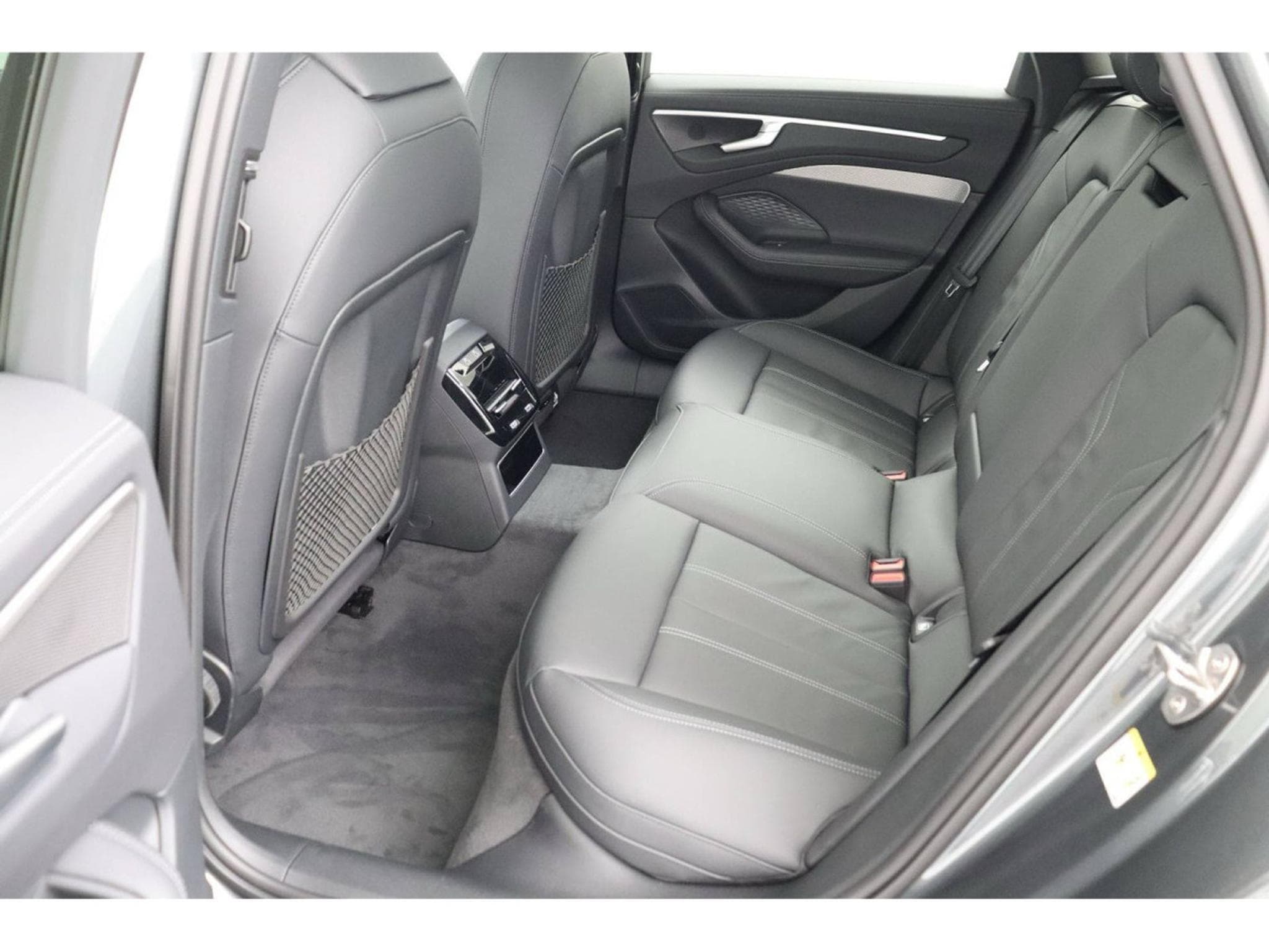 Audi A6 Audi A6 Avant TDI 204 S tronic 7 S line/19”/Leder/ (2025) - Photo 10