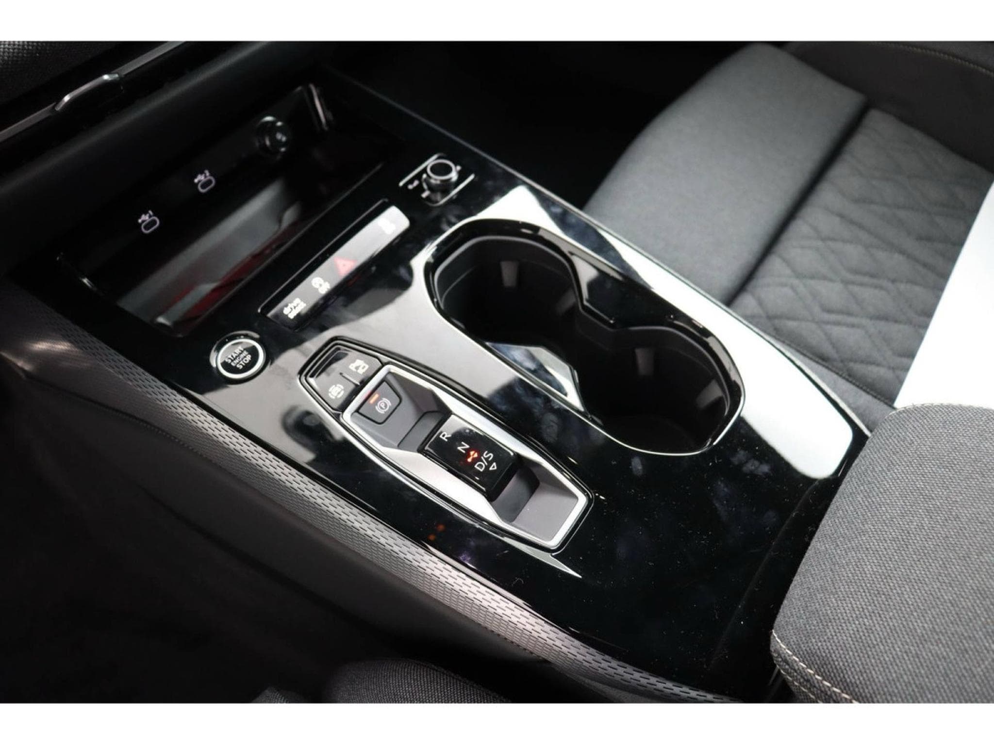 Audi A5 Audi A5 Avant TFSI  S tronic 7 S Line/19”/ (2025) - Photo 10