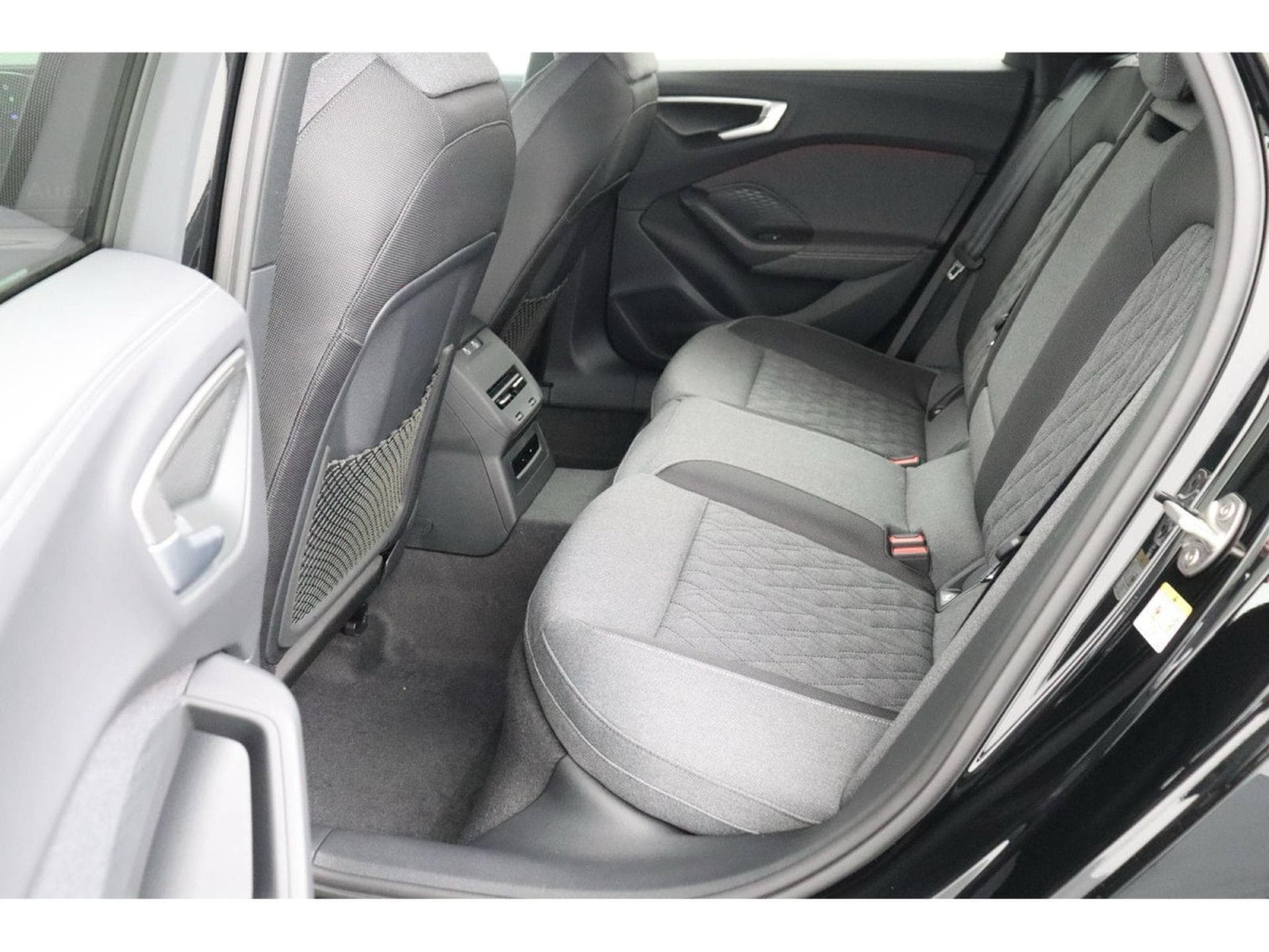 Audi A5 Audi A5 Avant TFSI  S tronic 7 S Line/19”/ (2025) - Photo 12