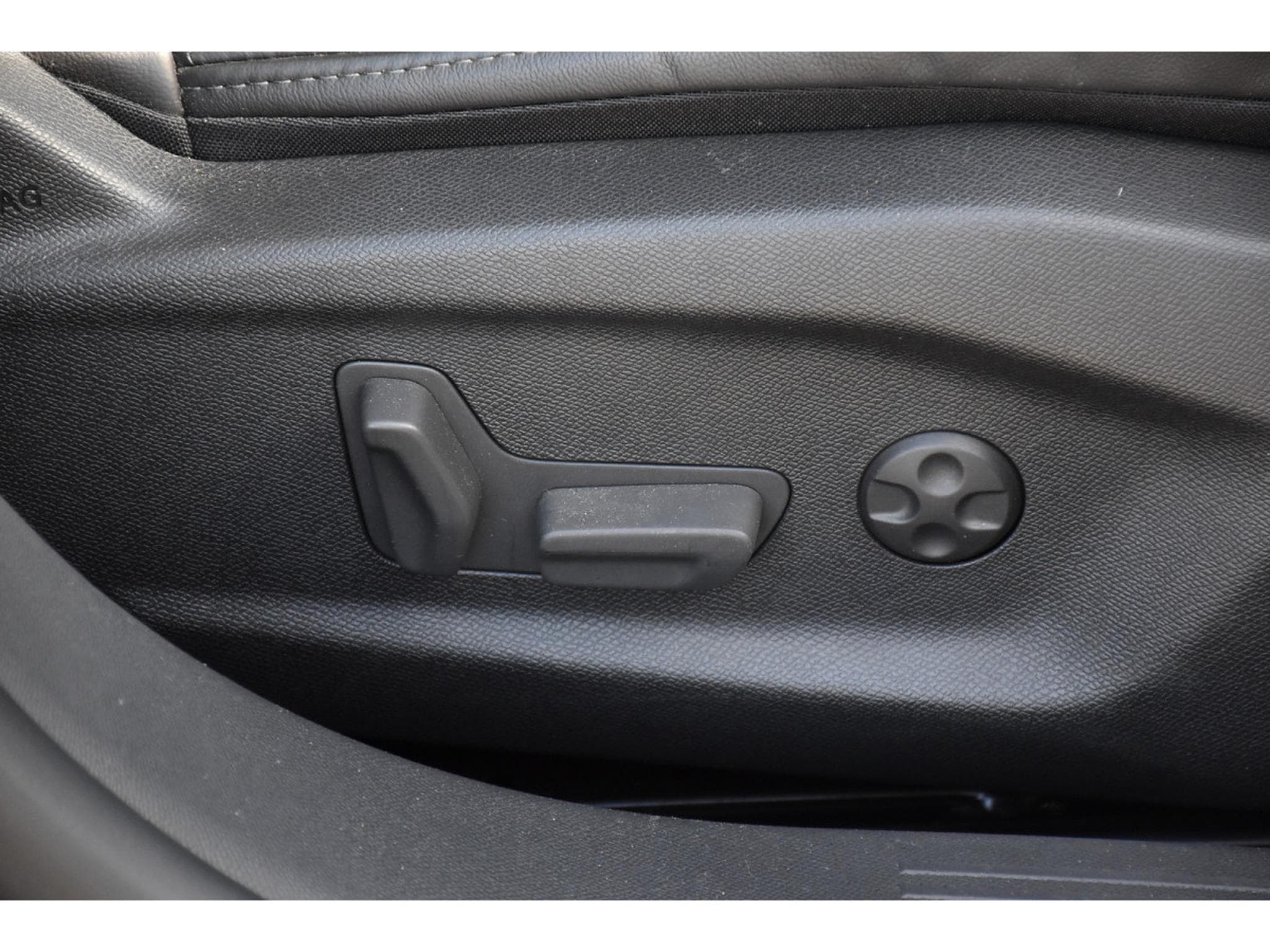 Citroën C5 X 1.2 PureTech PLUS EAT8 CUIR MEMO VENT ACC HUD LANE 1° MAIN (2024) - Photo 19