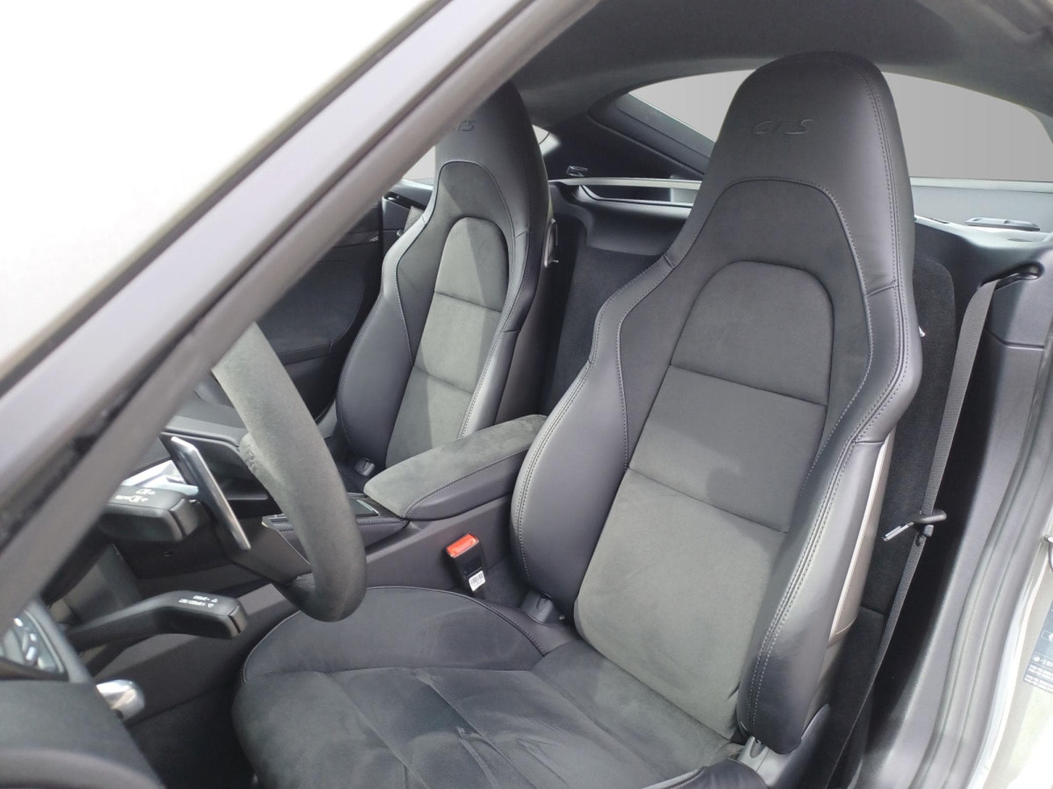 Porsche Cayman 718 GTS (2023) - Photo 7