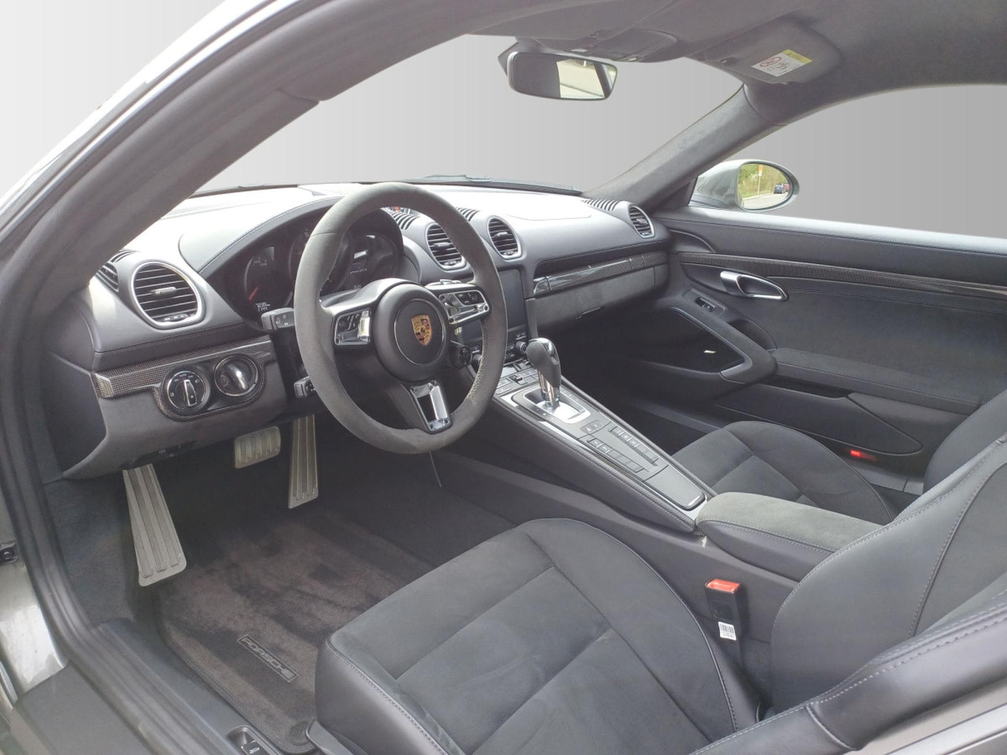 Porsche Cayman 718 GTS (2023) - Photo 8