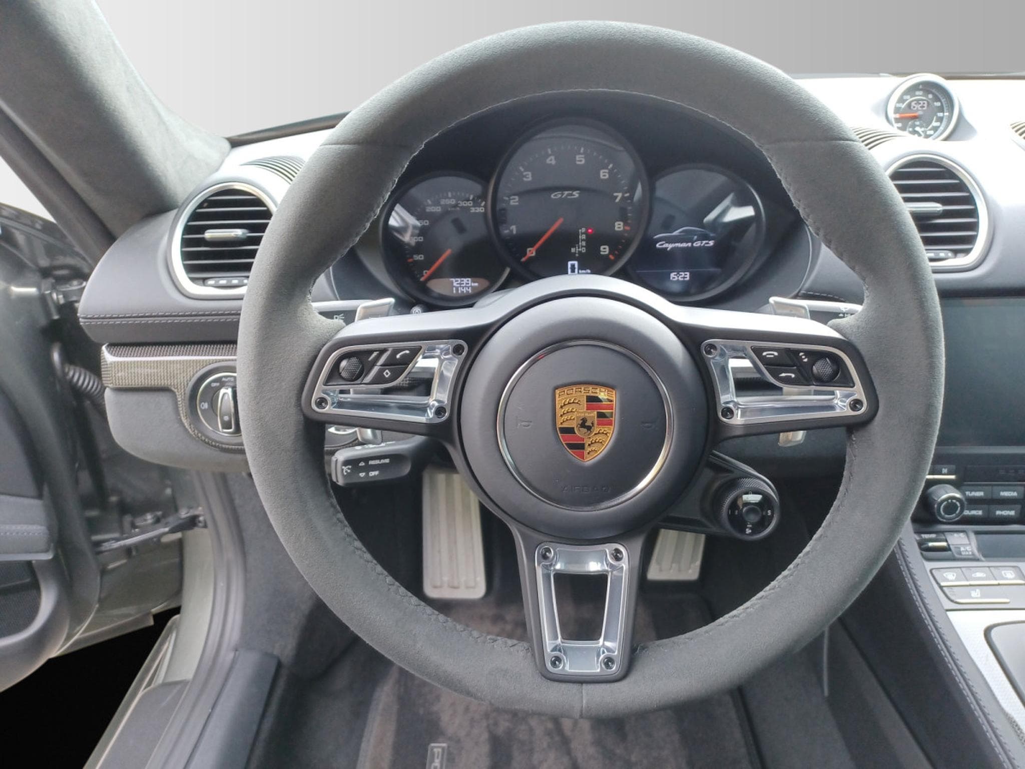 Porsche Cayman 718 GTS (2023) - Photo 9