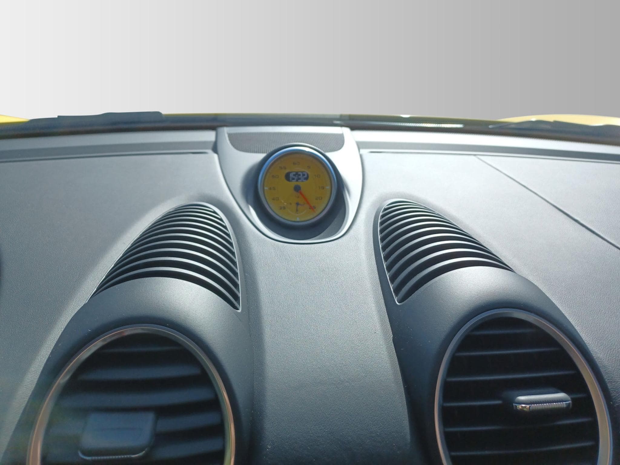 Porsche Cayman 718 S (2023) - Photo 12