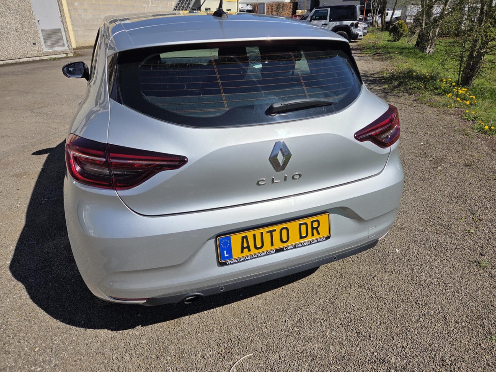 Renault Clio V 1.5 Dci 86CV Garantie 12 Mois (2020) - Photo 3