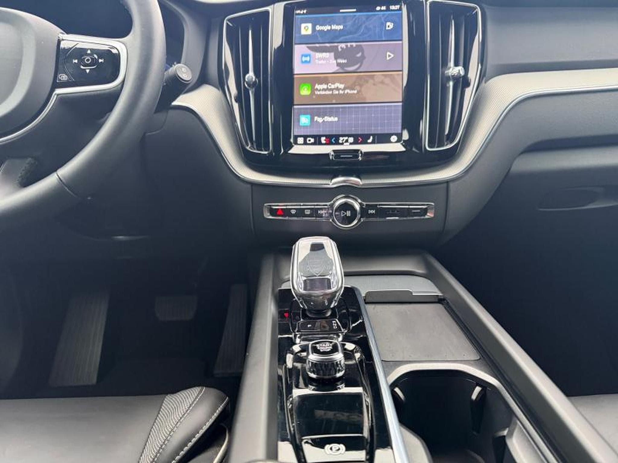 Volvo XC60 B5 Black Edition Plus / Essence (2025) - Photo 11