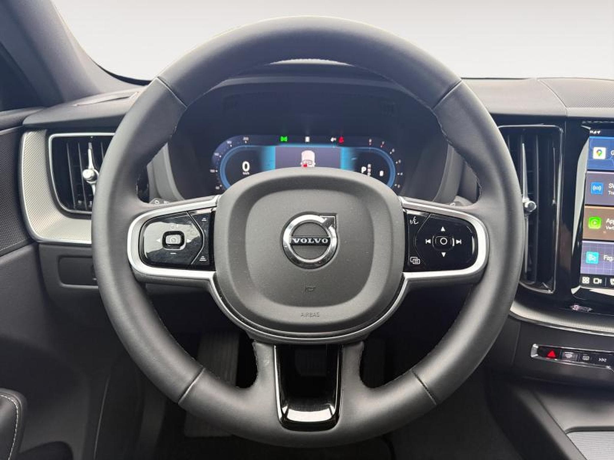 Volvo XC60 B5 Black Edition Plus / Essence (2025) - Photo 12