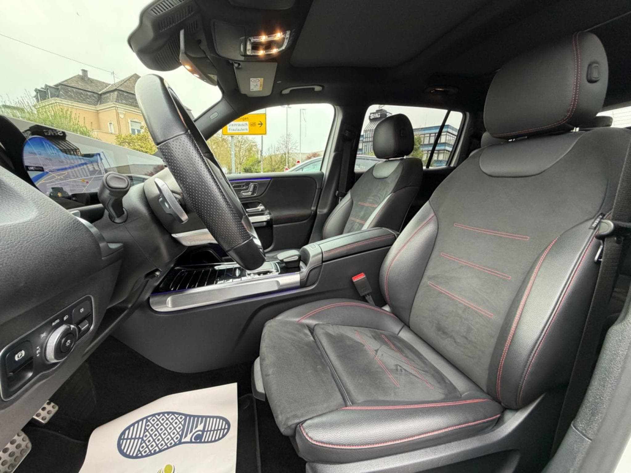 Mercedes GLB 250 4Matic AMG Line / Panoramaschiebedach / (2020) - Foto 10