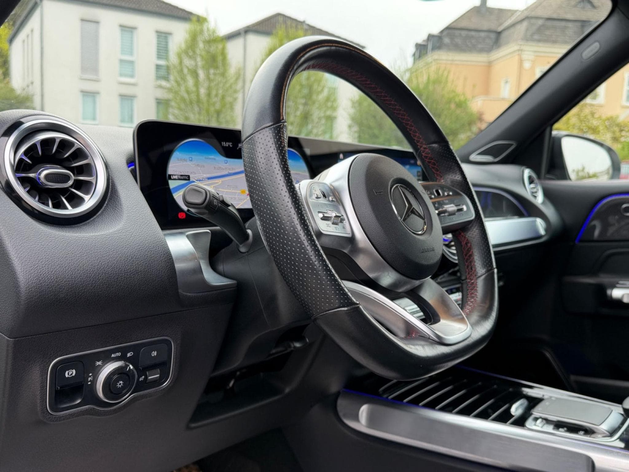 Mercedes GLB 250 4Matic AMG Line / Panoramaschiebedach / (2020) - Foto 11