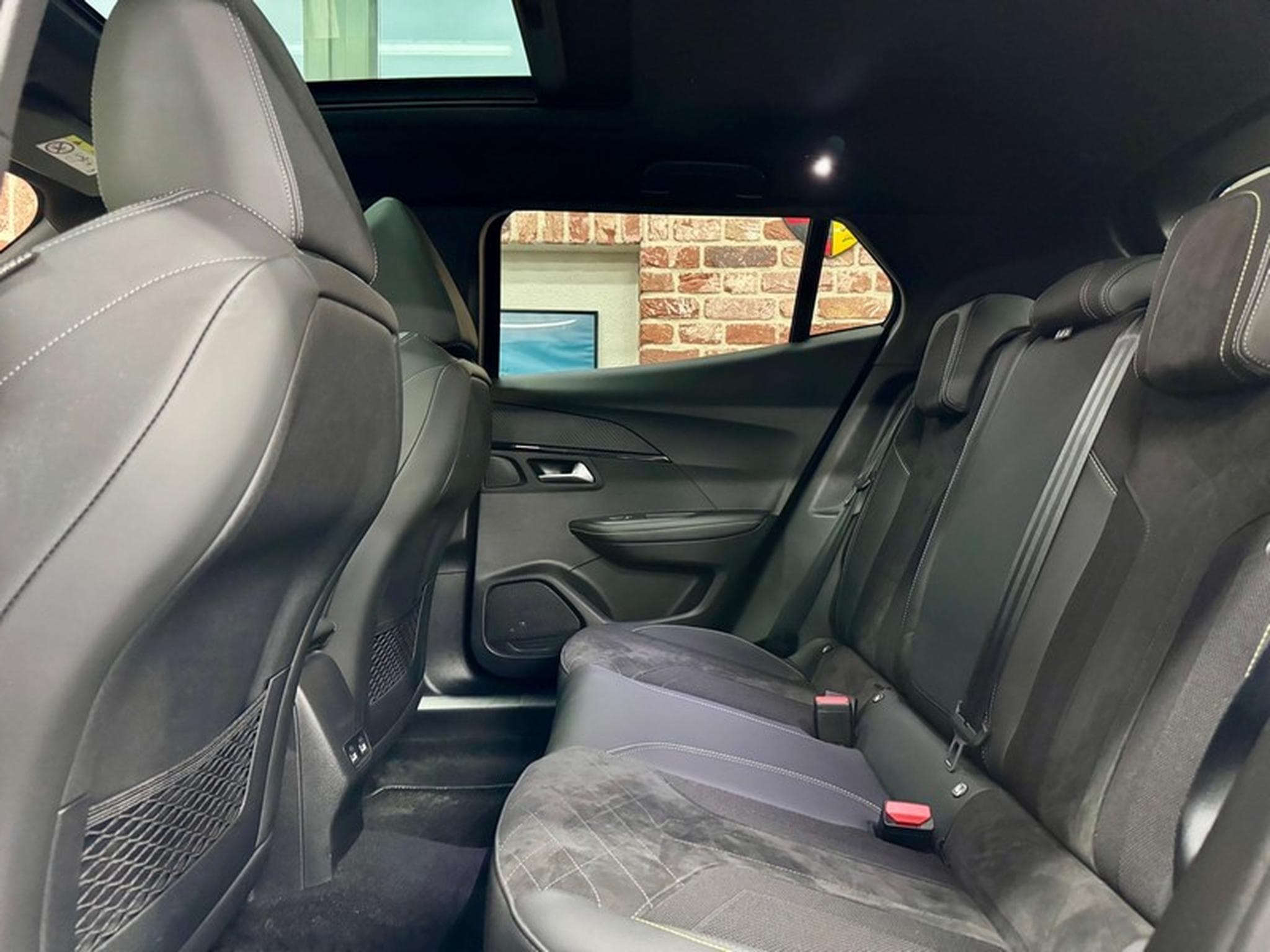 Peugeot 2008 2008 1.5 BlueHdi 131cv Auto GT (2023) - Photo 6