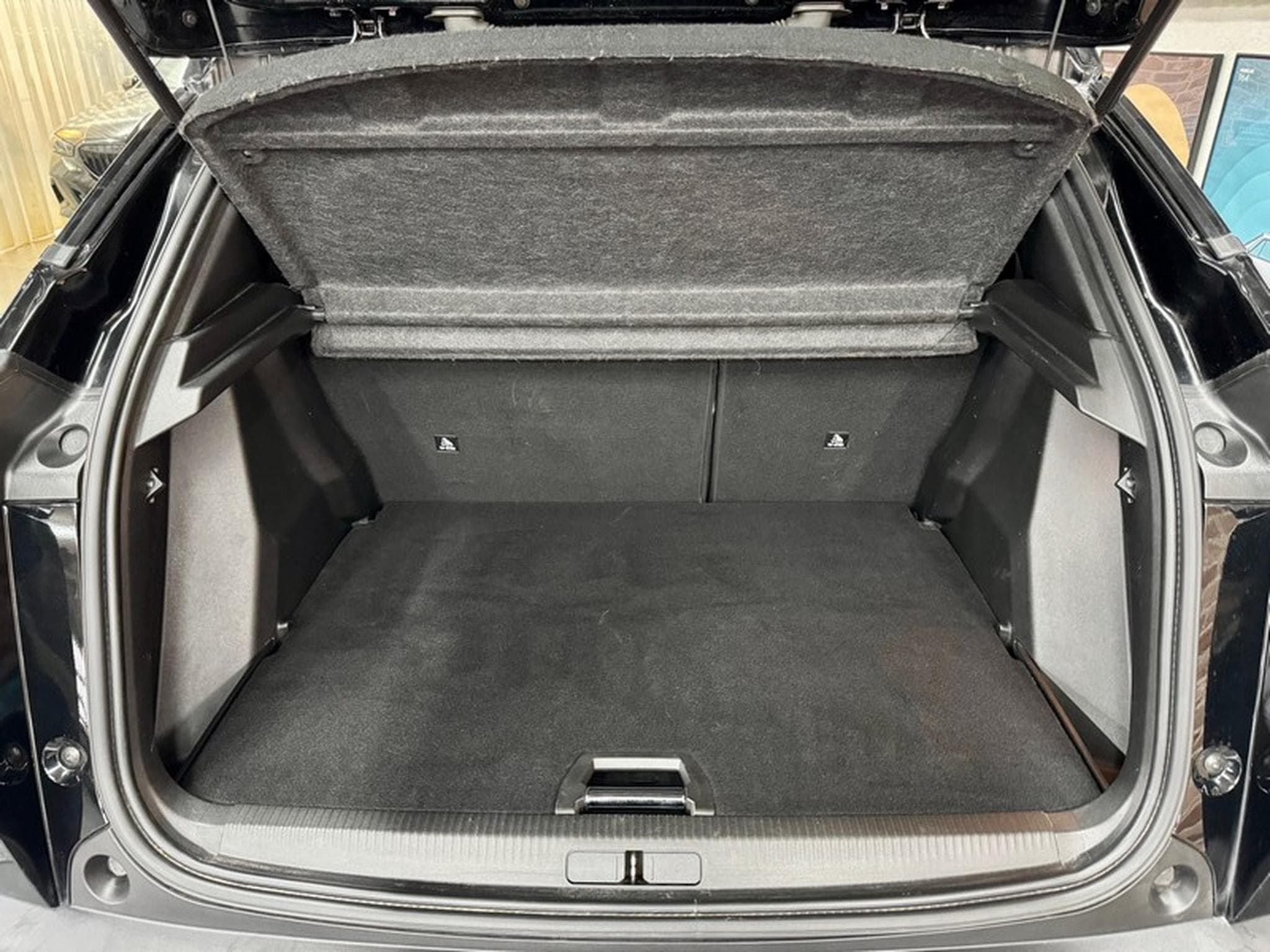 Peugeot 2008 2008 1.5 BlueHdi 131cv Auto GT (2023) - Photo 7