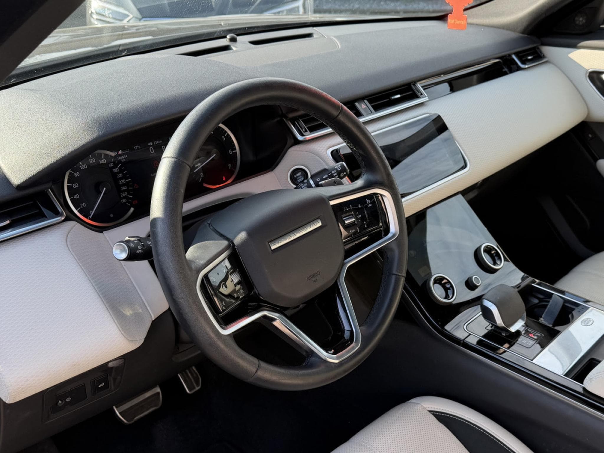 Land-Rover Range Rover Velar NEW MODEL P400 AWD R-DYNAMIC MERIDIAN PANO CUIR NAVI 1 HAND (2023) - Foto 6