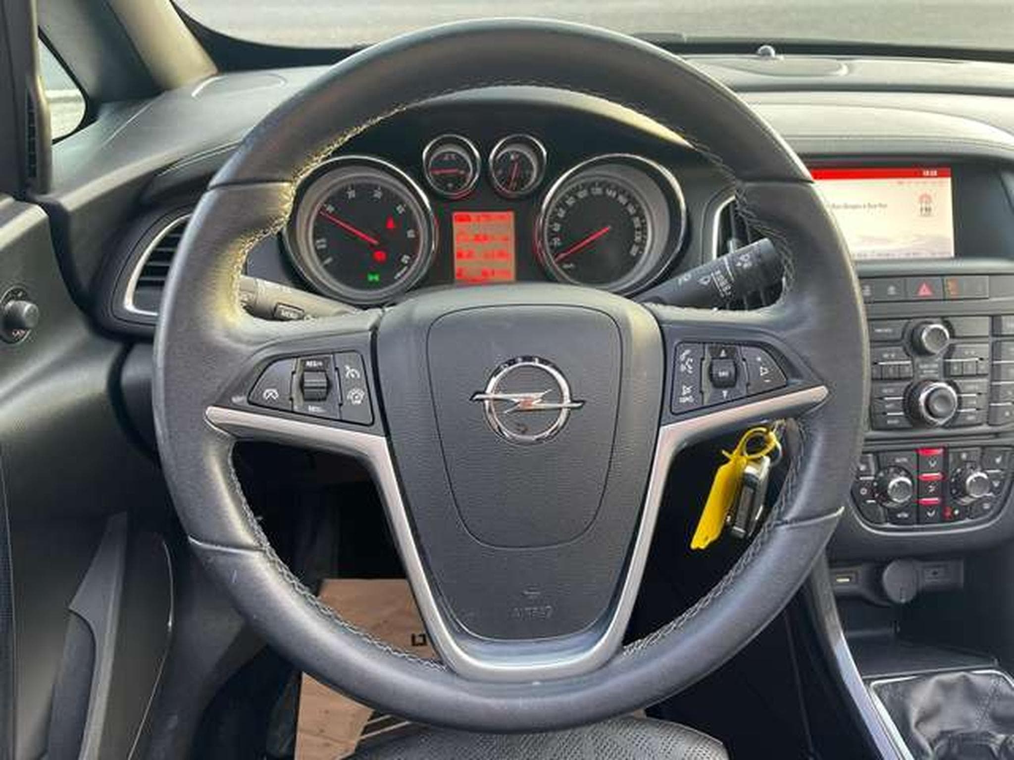 Opel Cascada Cabriolet2.0 D EcoFlex-JUSQU'A 48 MOIS DE GARANTIE (2018) - Photo 21