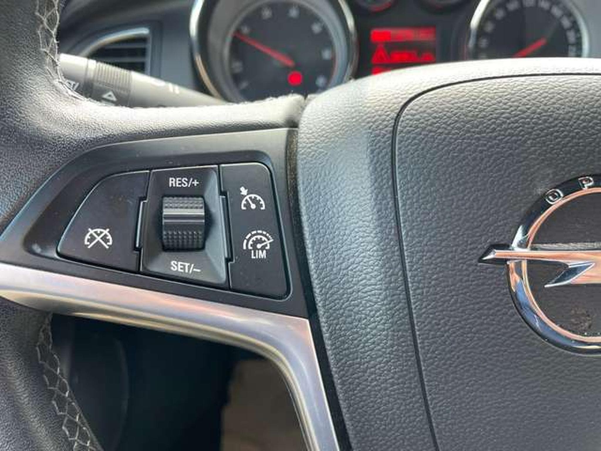 Opel Cascada Cabriolet2.0 D EcoFlex-JUSQU'A 48 MOIS DE GARANTIE (2018) - Photo 22