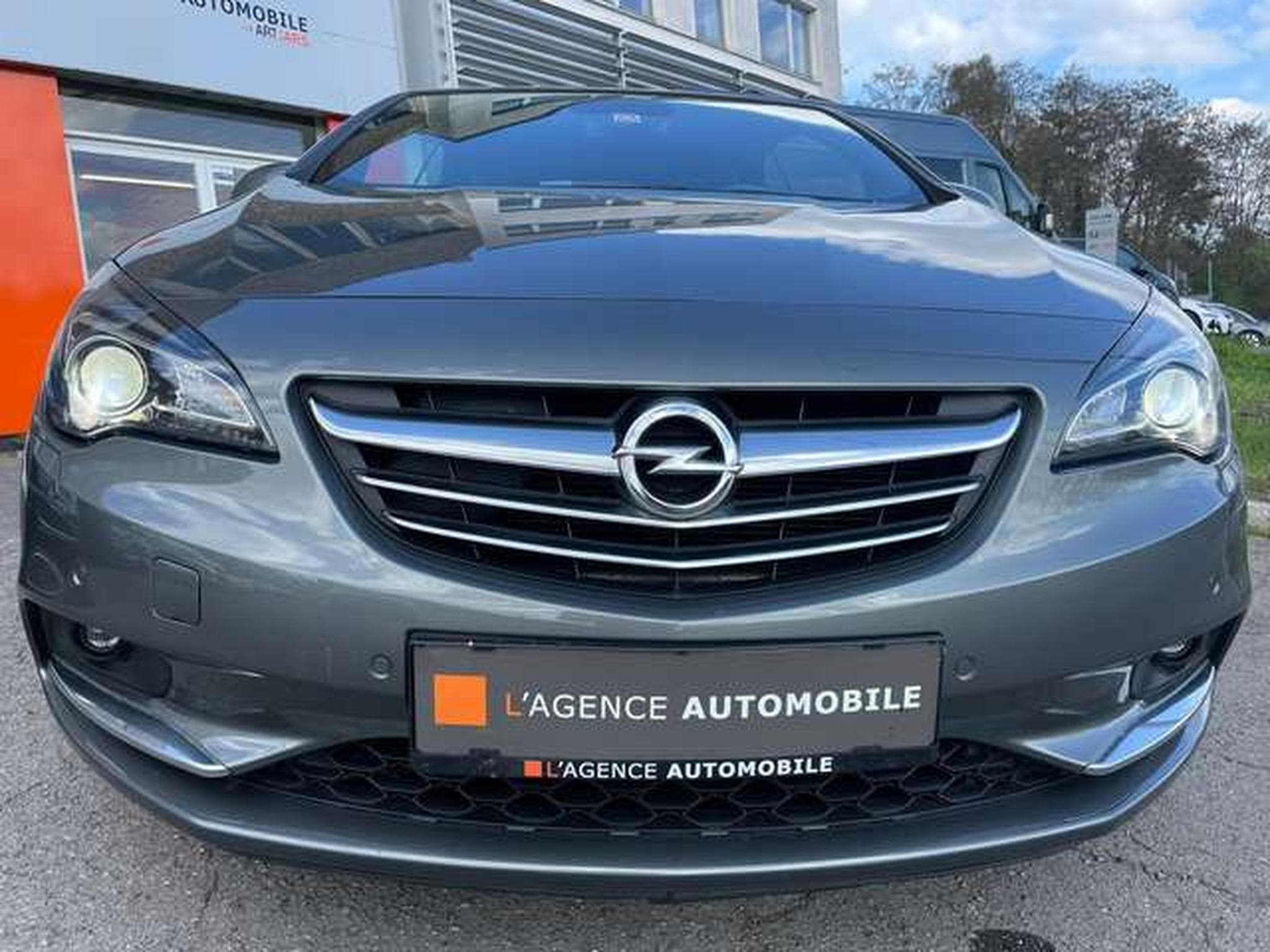 Opel Cascada Cabriolet2.0 D EcoFlex-JUSQU'A 48 MOIS DE GARANTIE (2018) - Photo 4