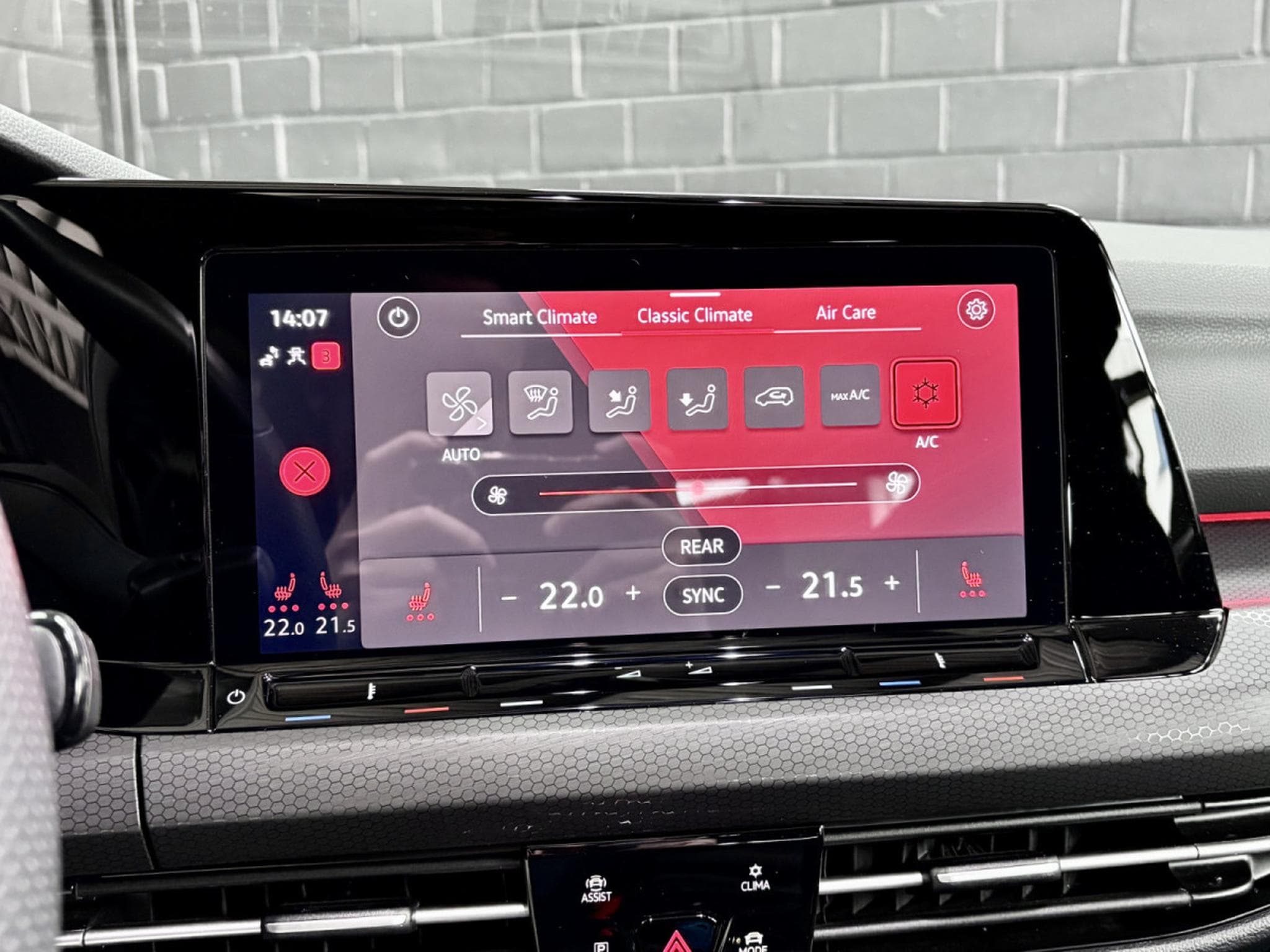 VW Golf GTI Clubsport 2.0 TSI 300 CV DSG7 *MATRIX* *DCC* *PANO* (2024) - Foto 16