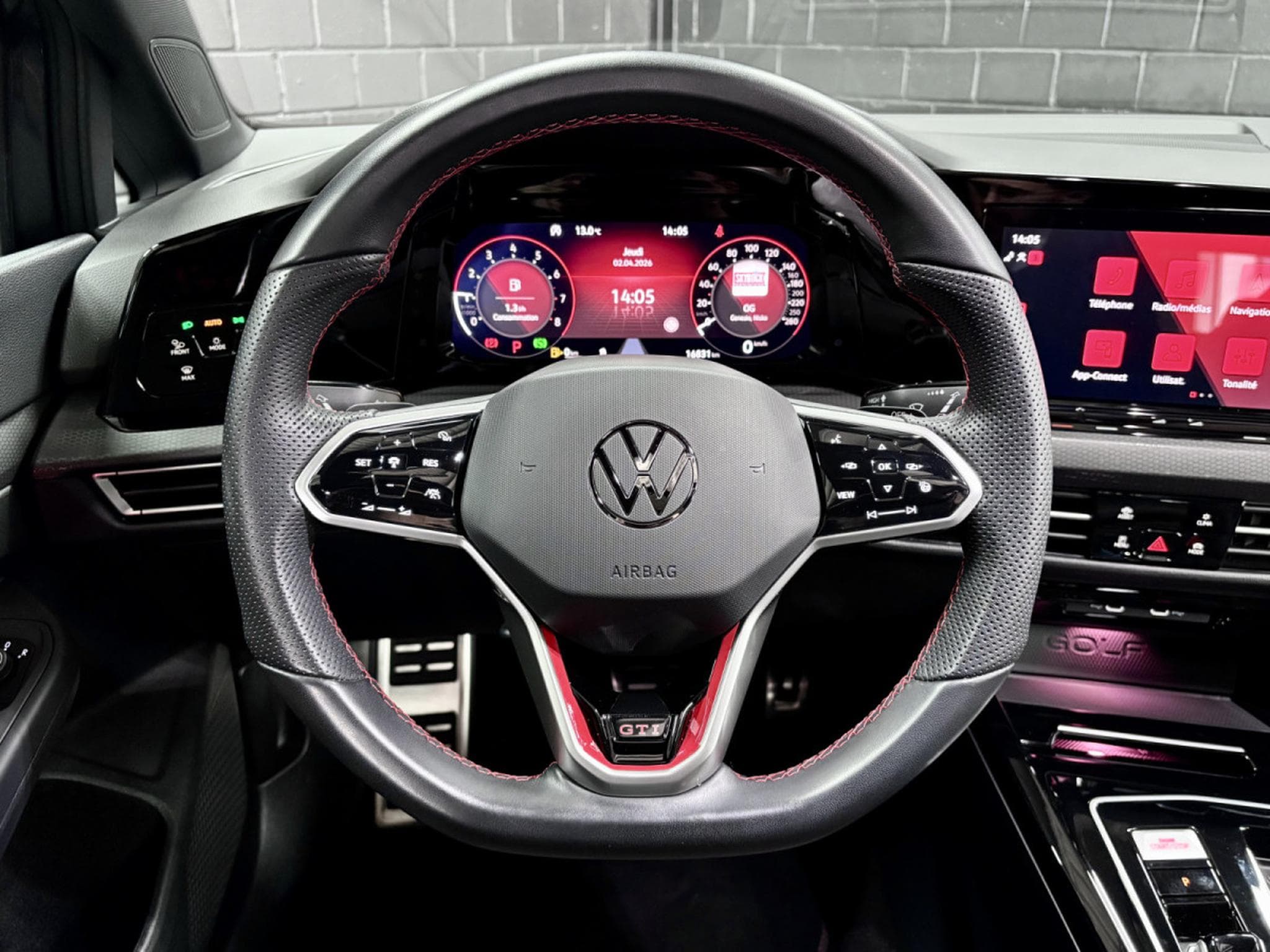 VW Golf GTI Clubsport 2.0 TSI 300 CV DSG7 *MATRIX* *DCC* *PANO* (2024) - Foto 9