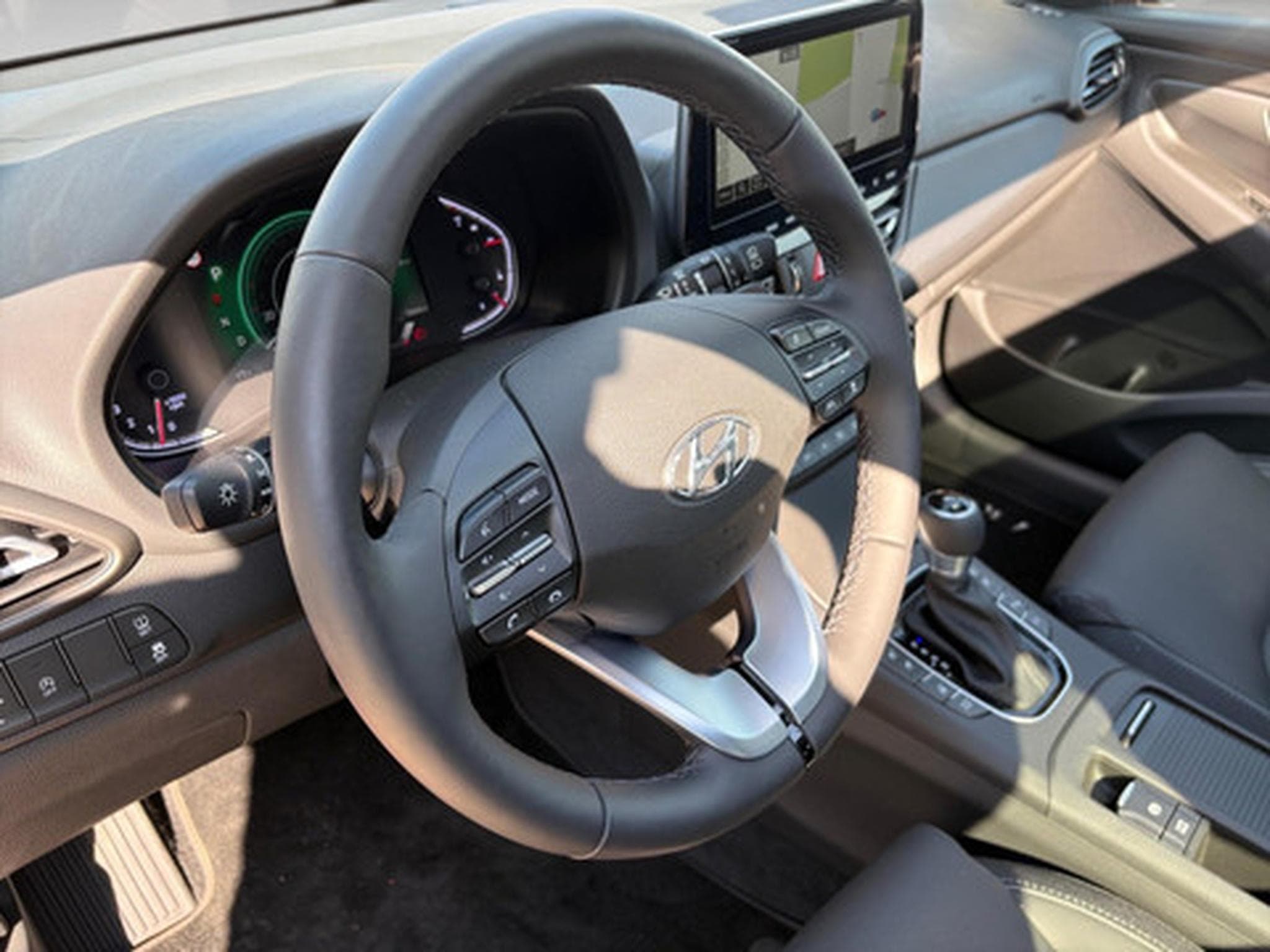 Hyundai i30 1.5 T-GDi 118kW Sky DCT (2023) - Photo 8
