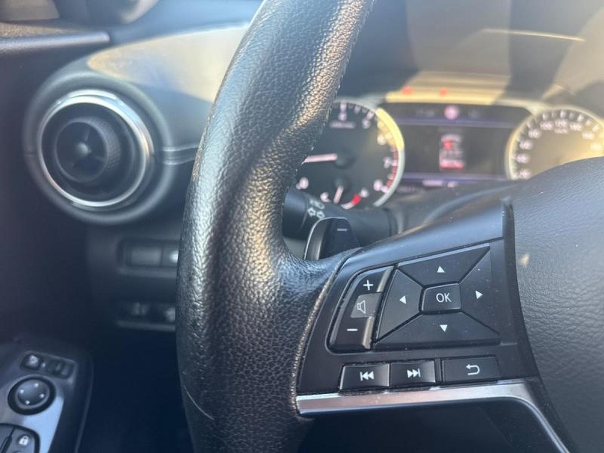 Nissan Juke Teckna (2020) - Photo 19