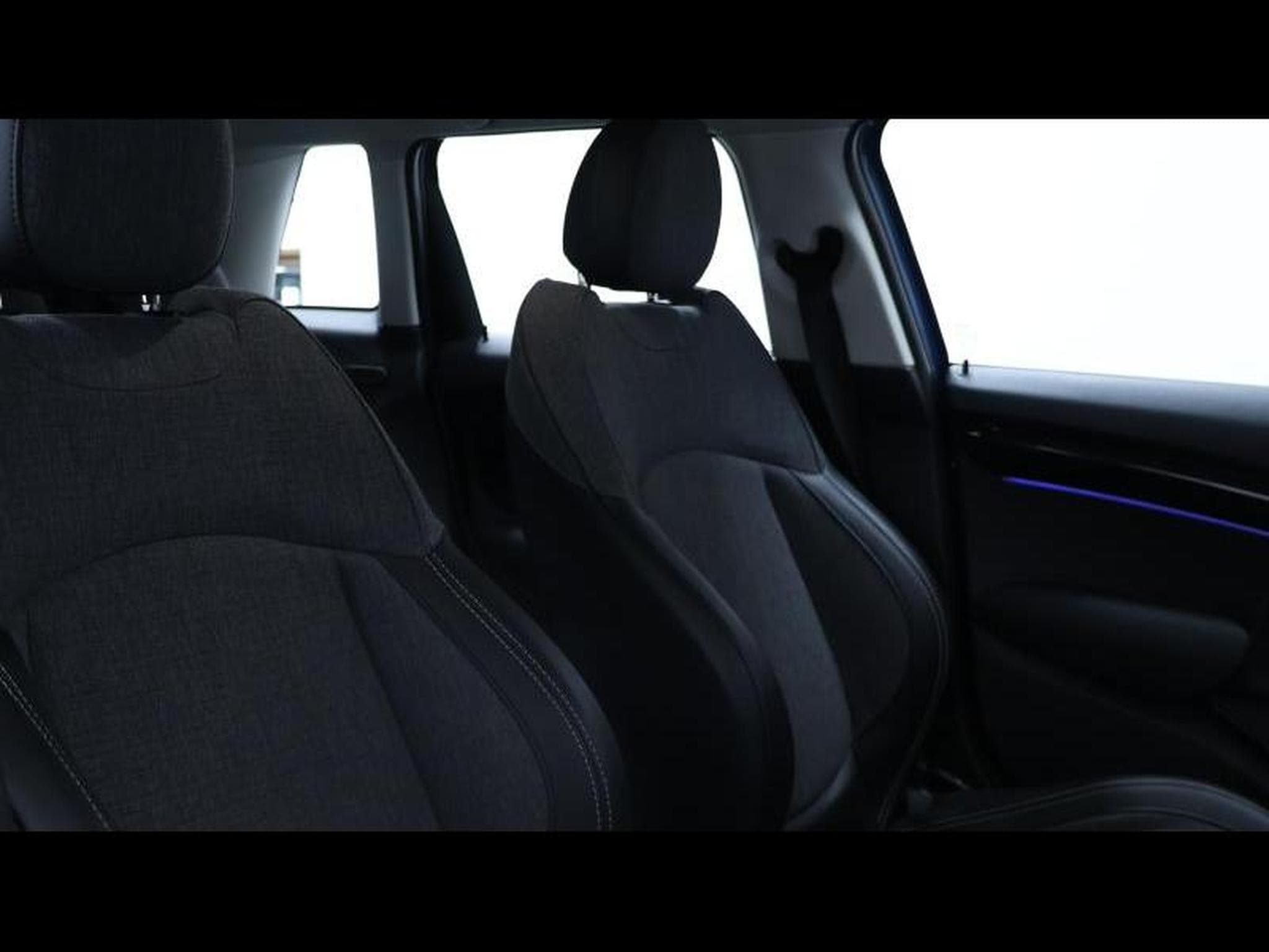 MINI Cooper 1.6 136 Hatch 5 portes Steptronic (2024) - Foto 12