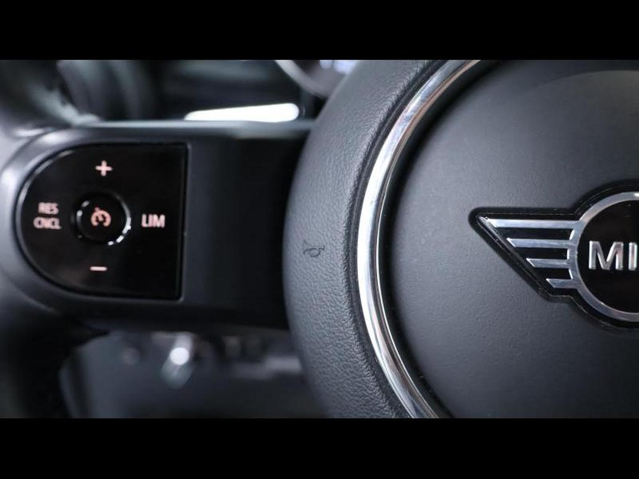 MINI Cooper 1.6 136 Hatch 5 portes Steptronic (2024) - Foto 16