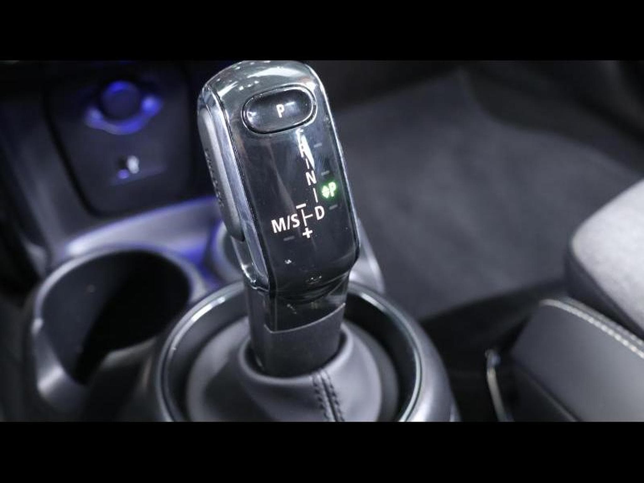 MINI Cooper 1.6 136 Hatch 5 portes Steptronic (2024) - Foto 19