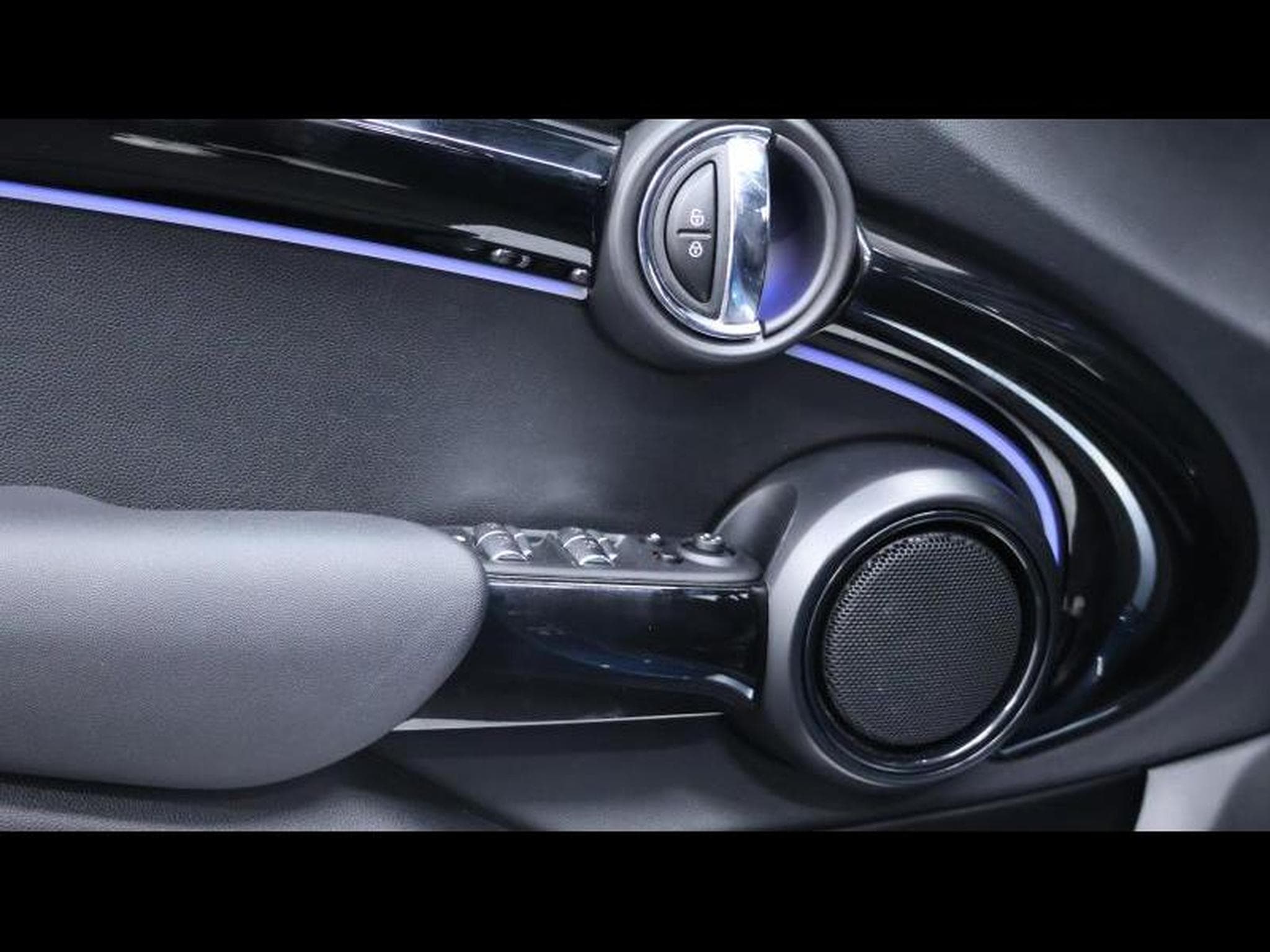 MINI Cooper 1.6 136 Hatch 5 portes Steptronic (2024) - Foto 24