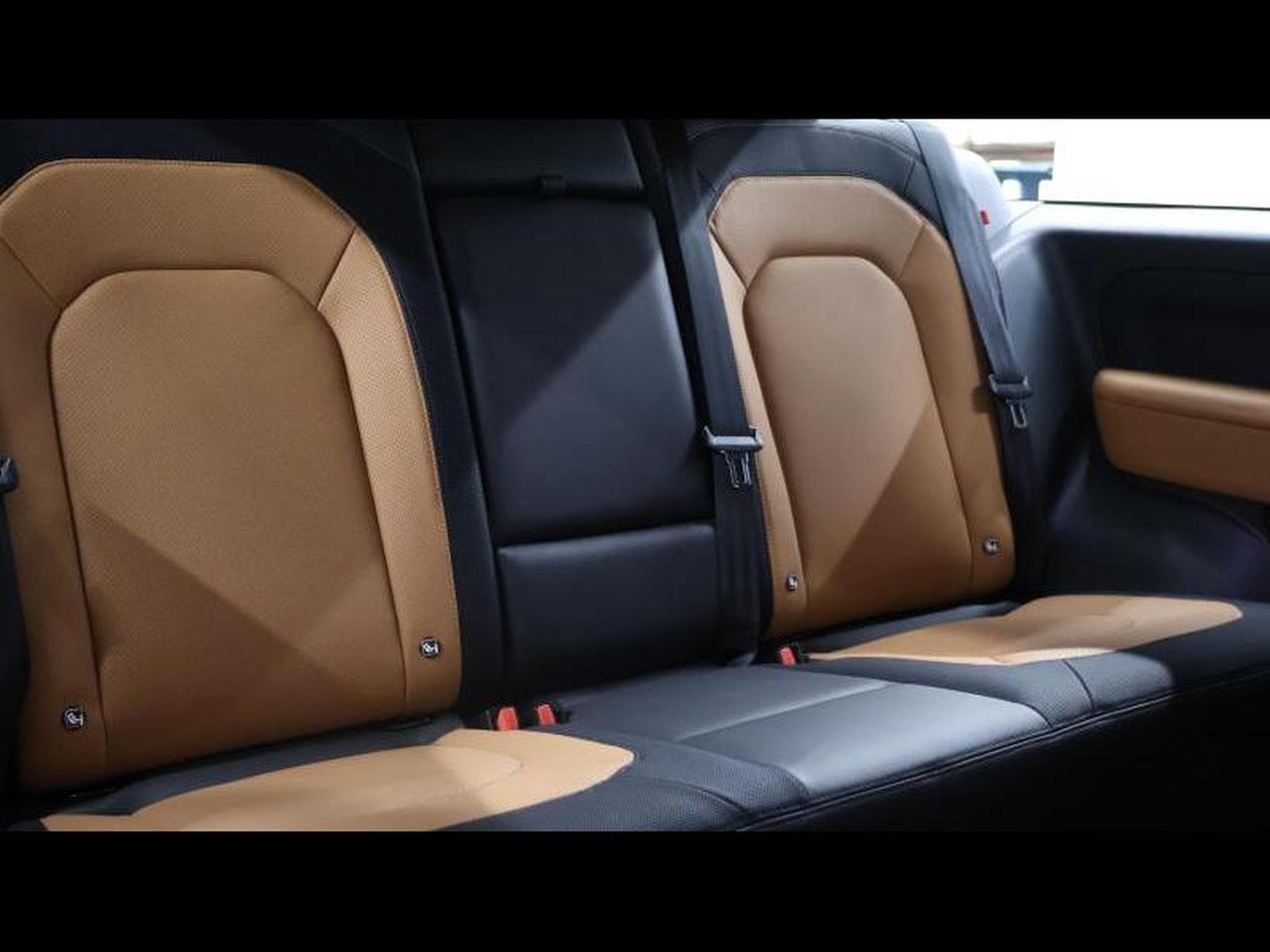 Land-Rover Defender 90 P400 X-Dynamic (2022) - Photo 13