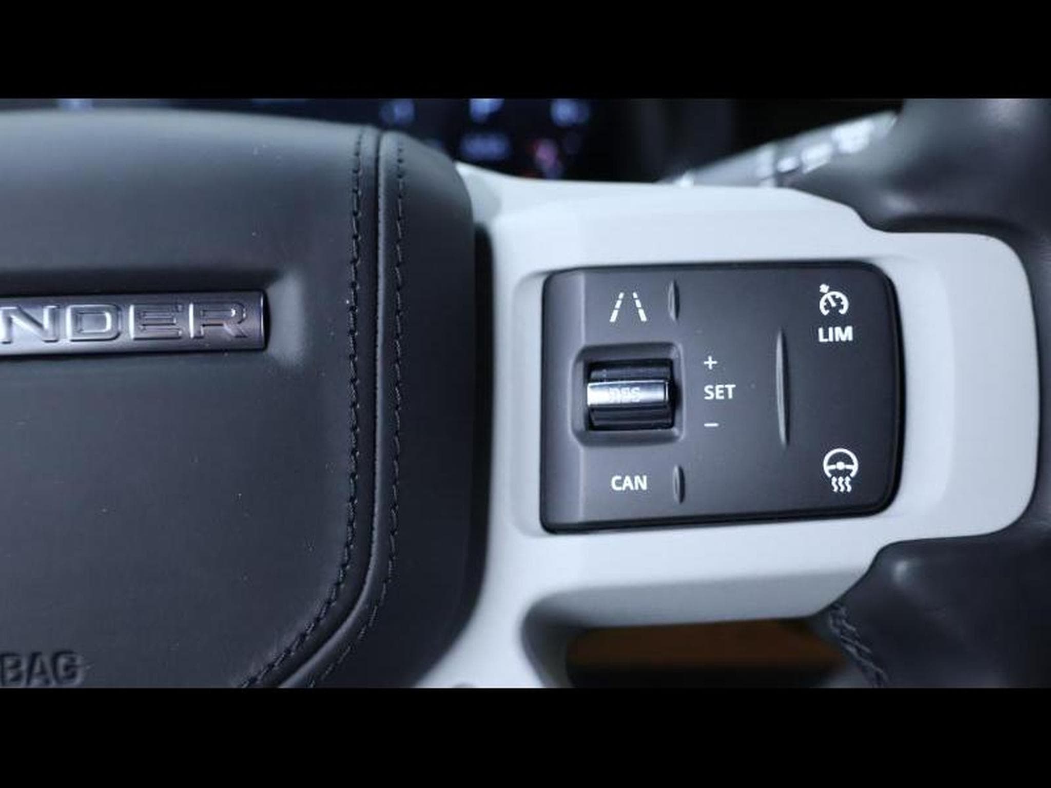 Land-Rover Defender 90 P400 X-Dynamic (2022) - Photo 17