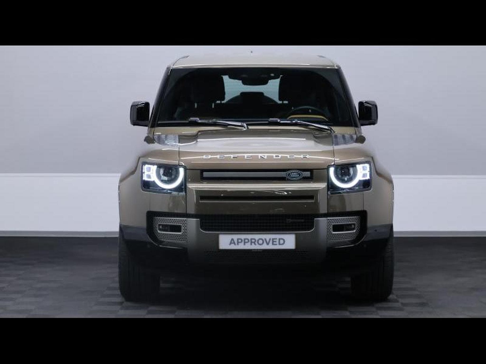 Land-Rover Defender 90 P400 X-Dynamic (2022) - Photo 2