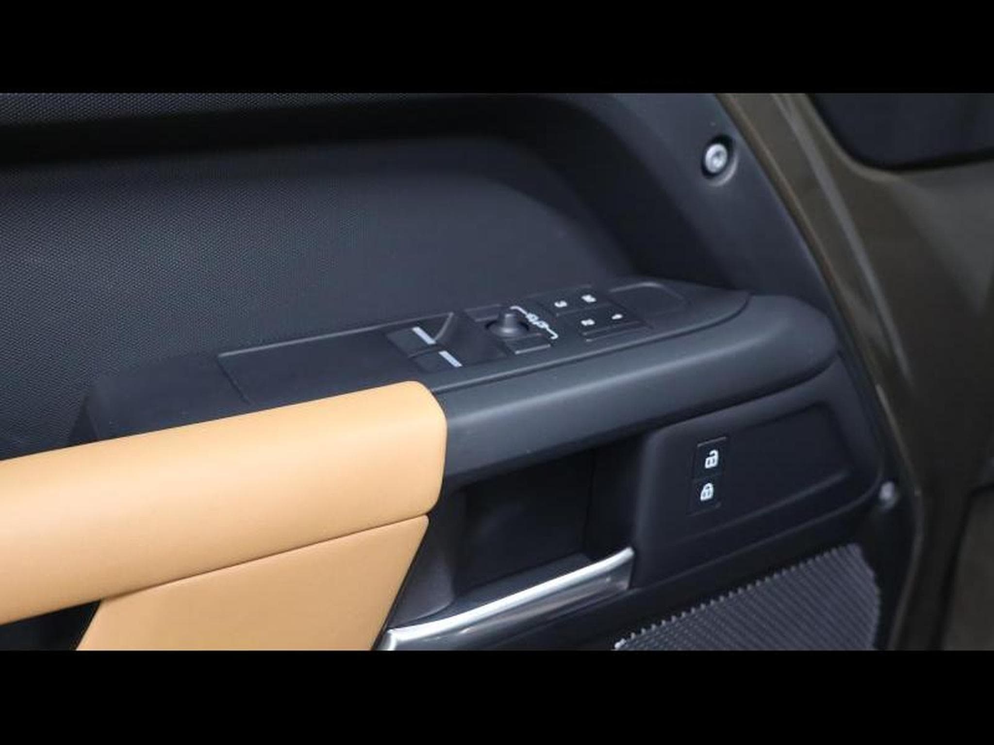 Land-Rover Defender 90 P400 X-Dynamic (2022) - Photo 24