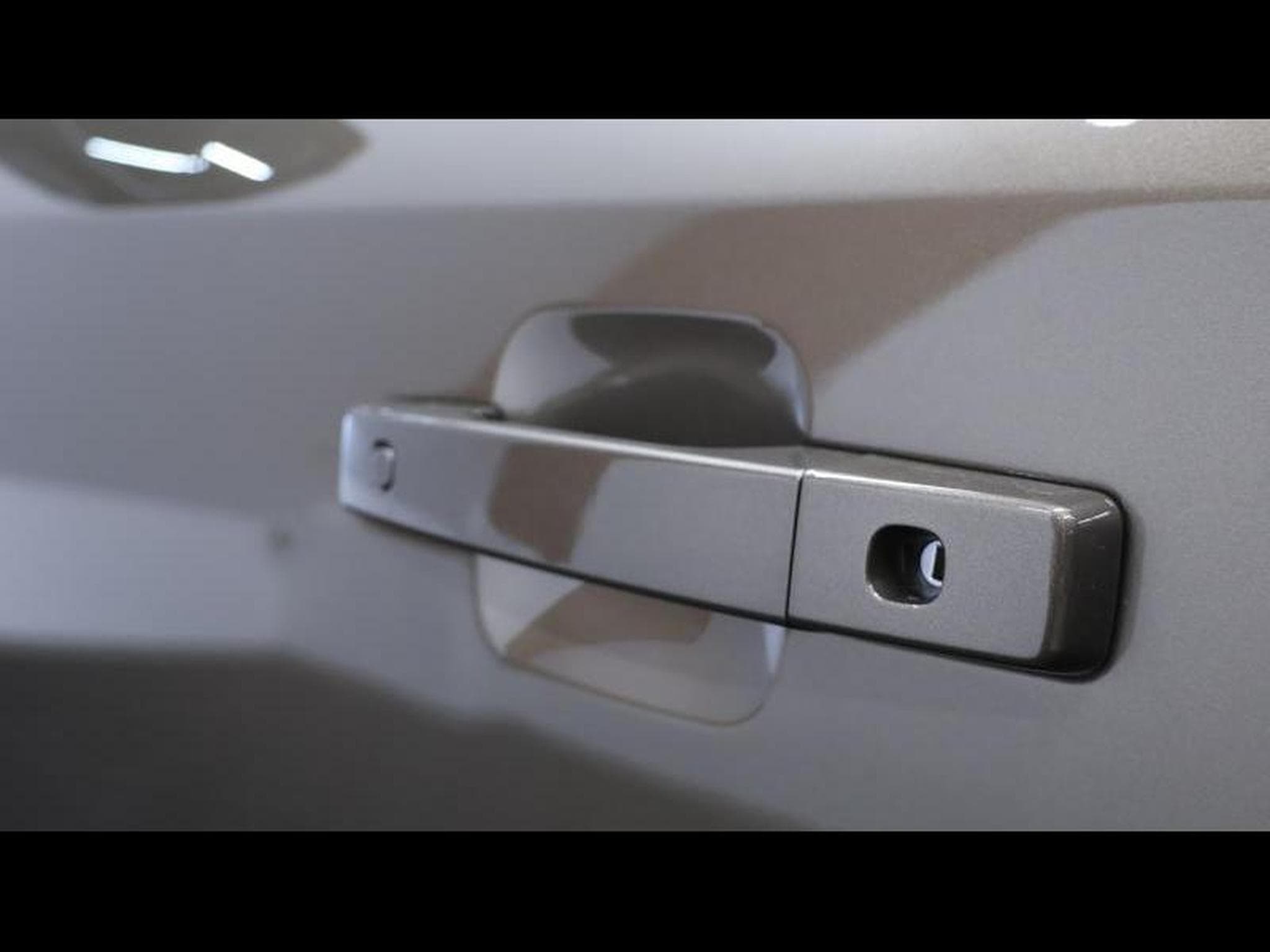 Land-Rover Defender 90 P400 X-Dynamic (2022) - Photo 26