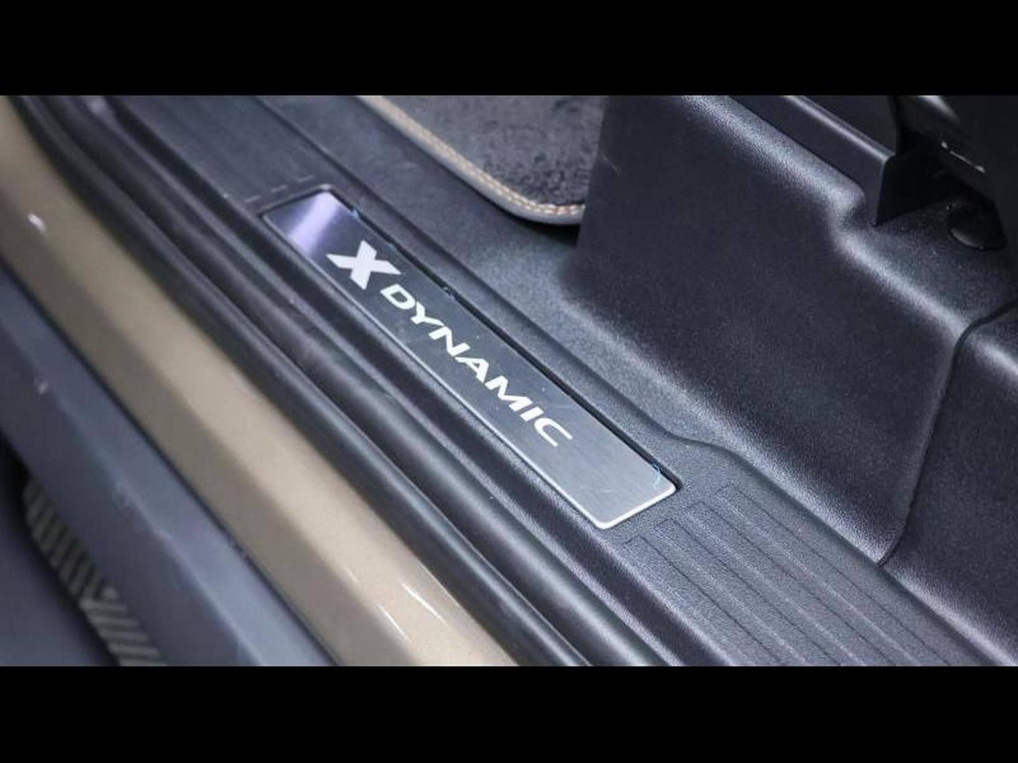 Land-Rover Defender 90 P400 X-Dynamic (2022) - Photo 28