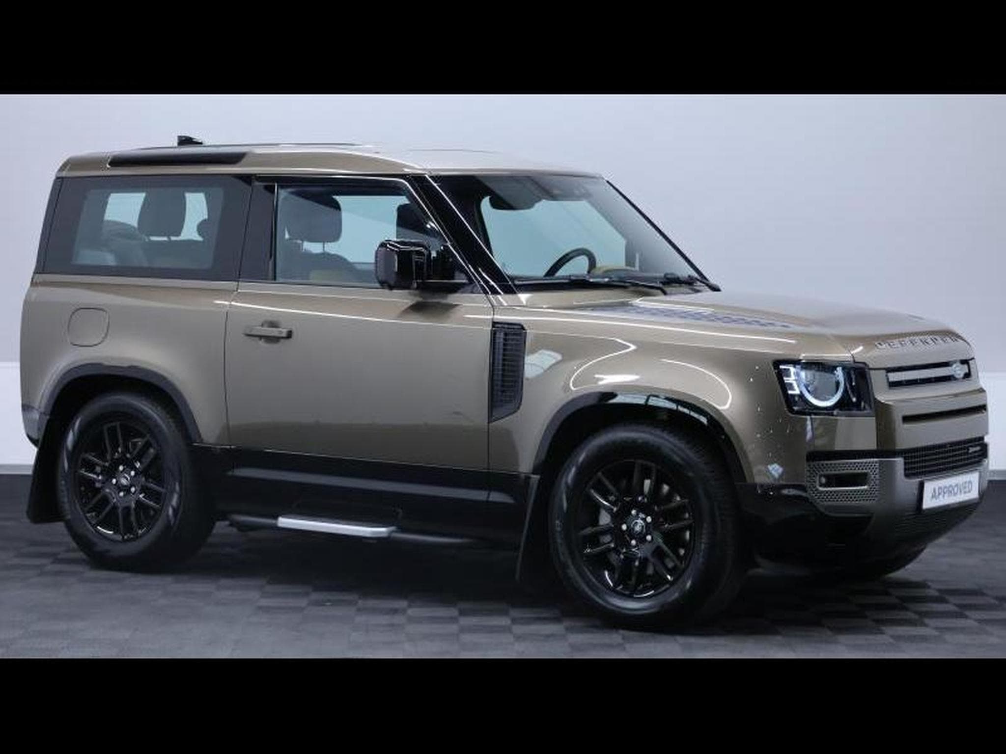 Land-Rover Defender 90 P400 X-Dynamic (2022) - Photo 3