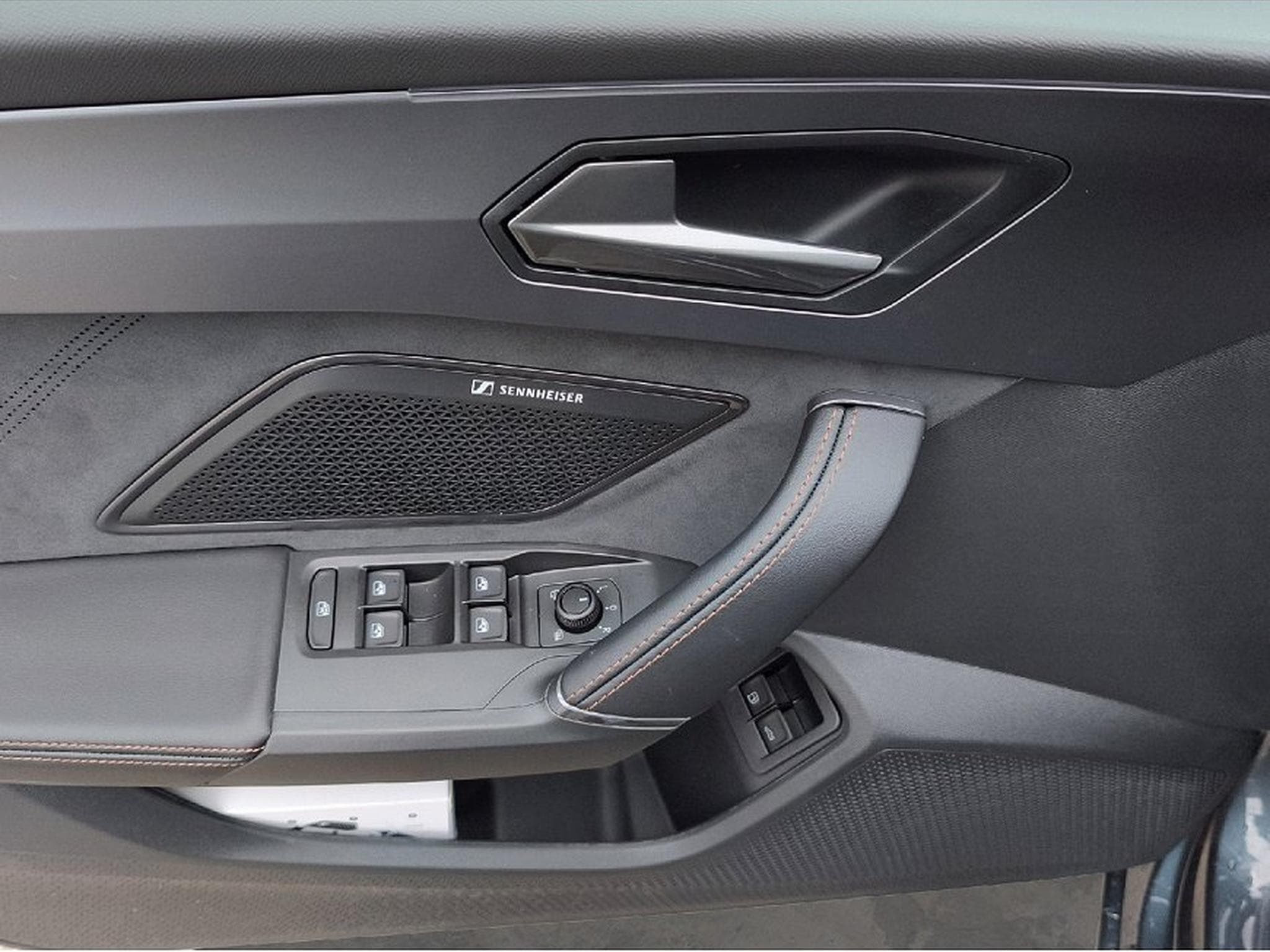 Cupra Leon (2025) - Photo 9