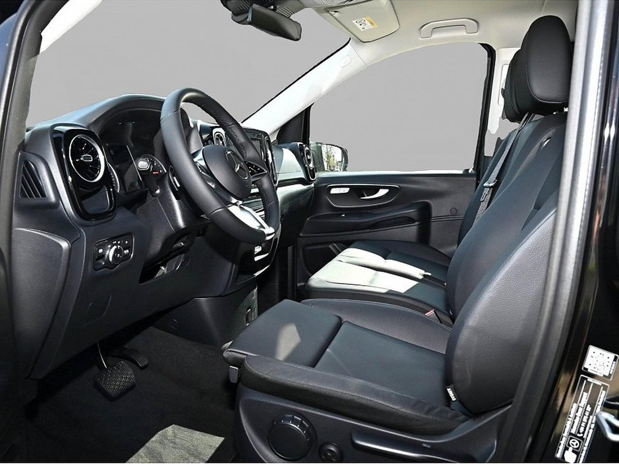 Mercedes Vito (2026) - Photo 6