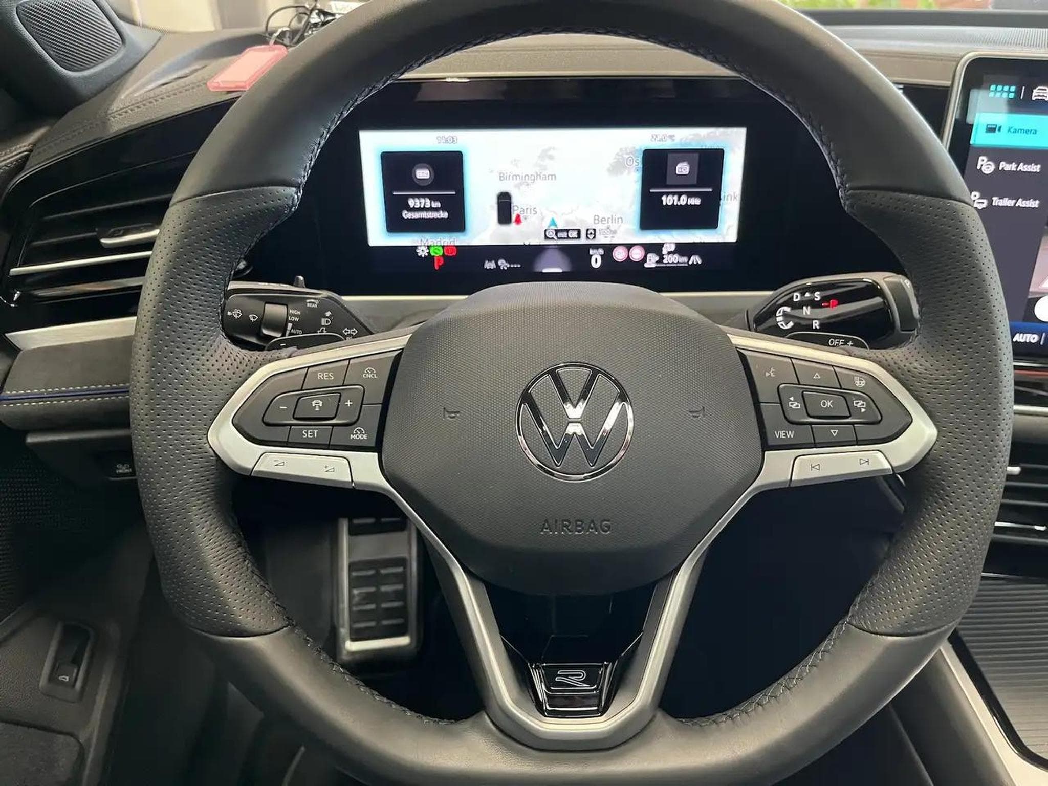VW Passat (2025) - Photo 11