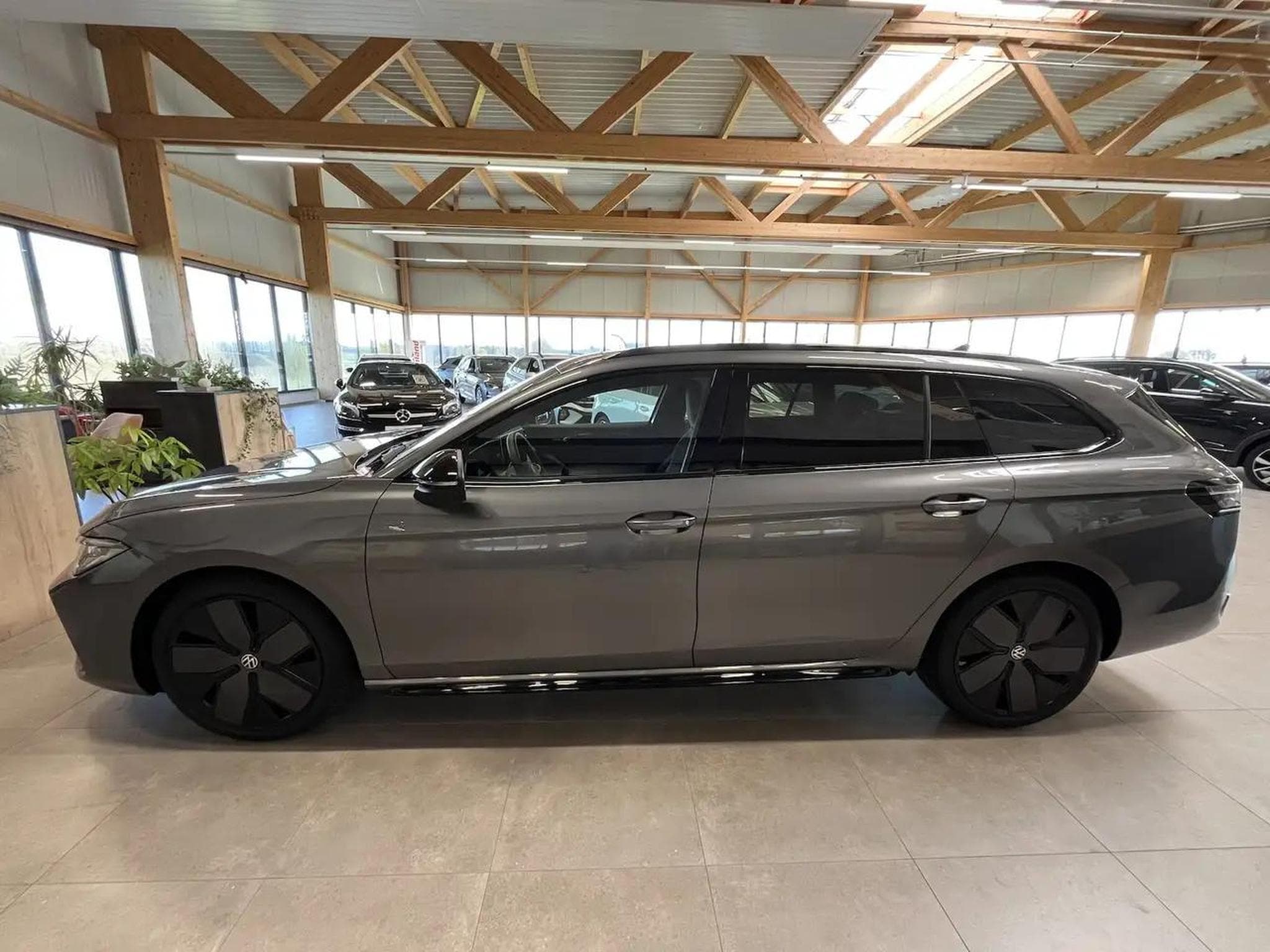 VW Passat (2025) - Photo 24