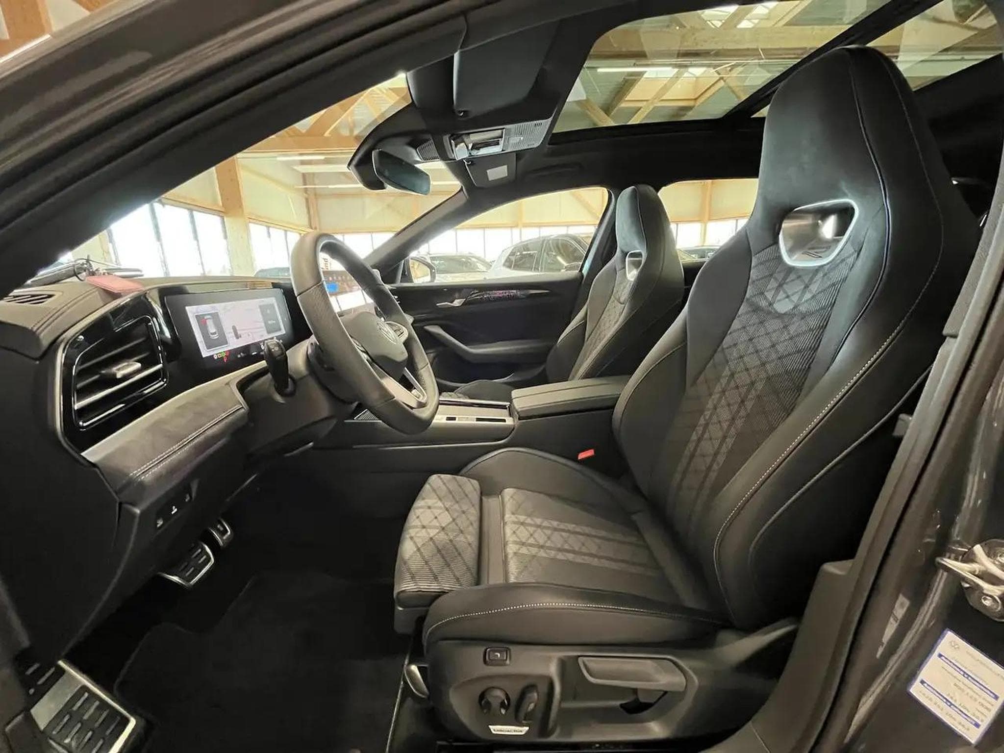 VW Passat (2025) - Photo 9