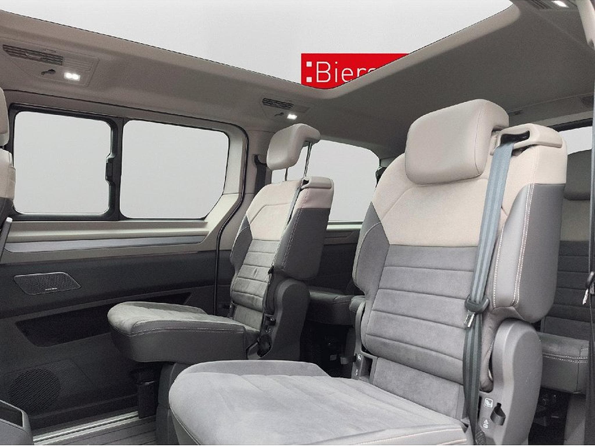 VW Multivan (2024) - Photo 10