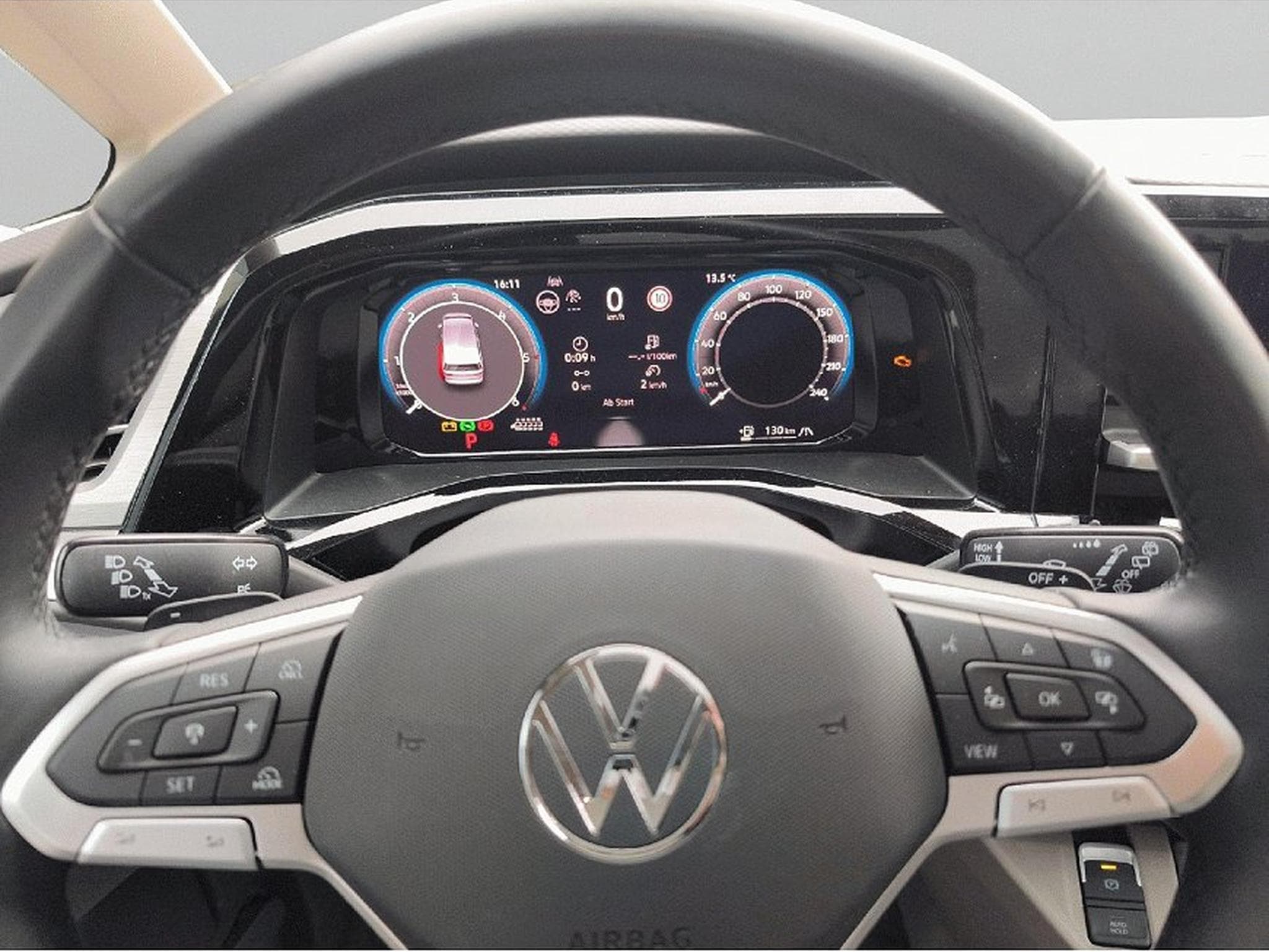 VW Multivan (2024) - Photo 8